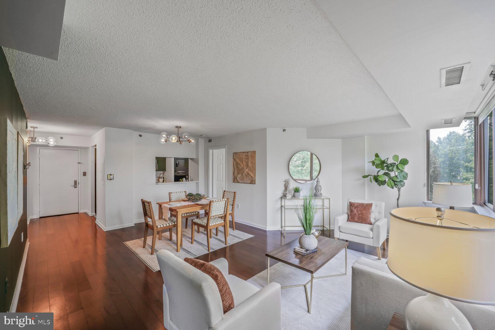 10101 GROSVENOR 215