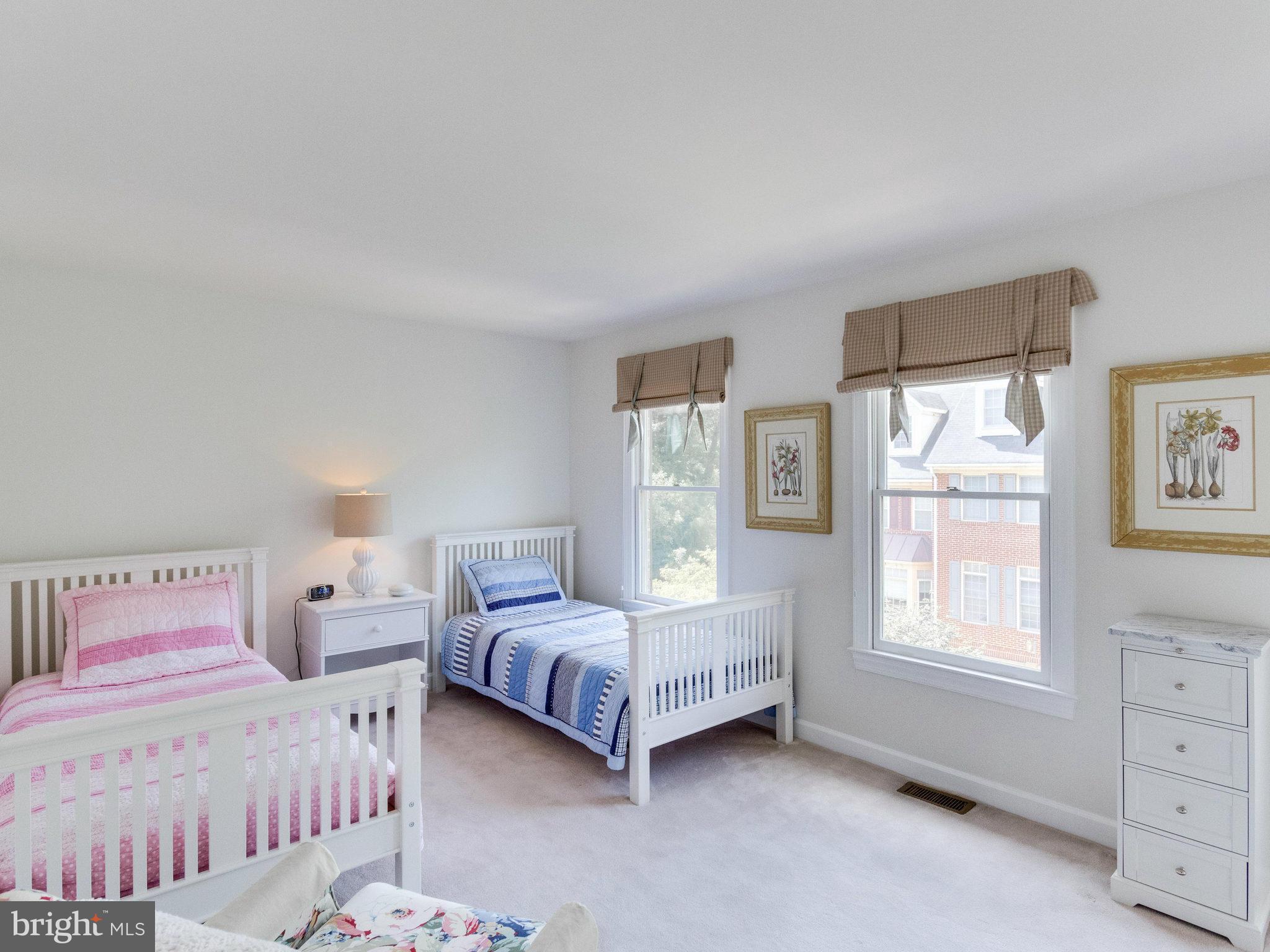 HILLCREST - Residential