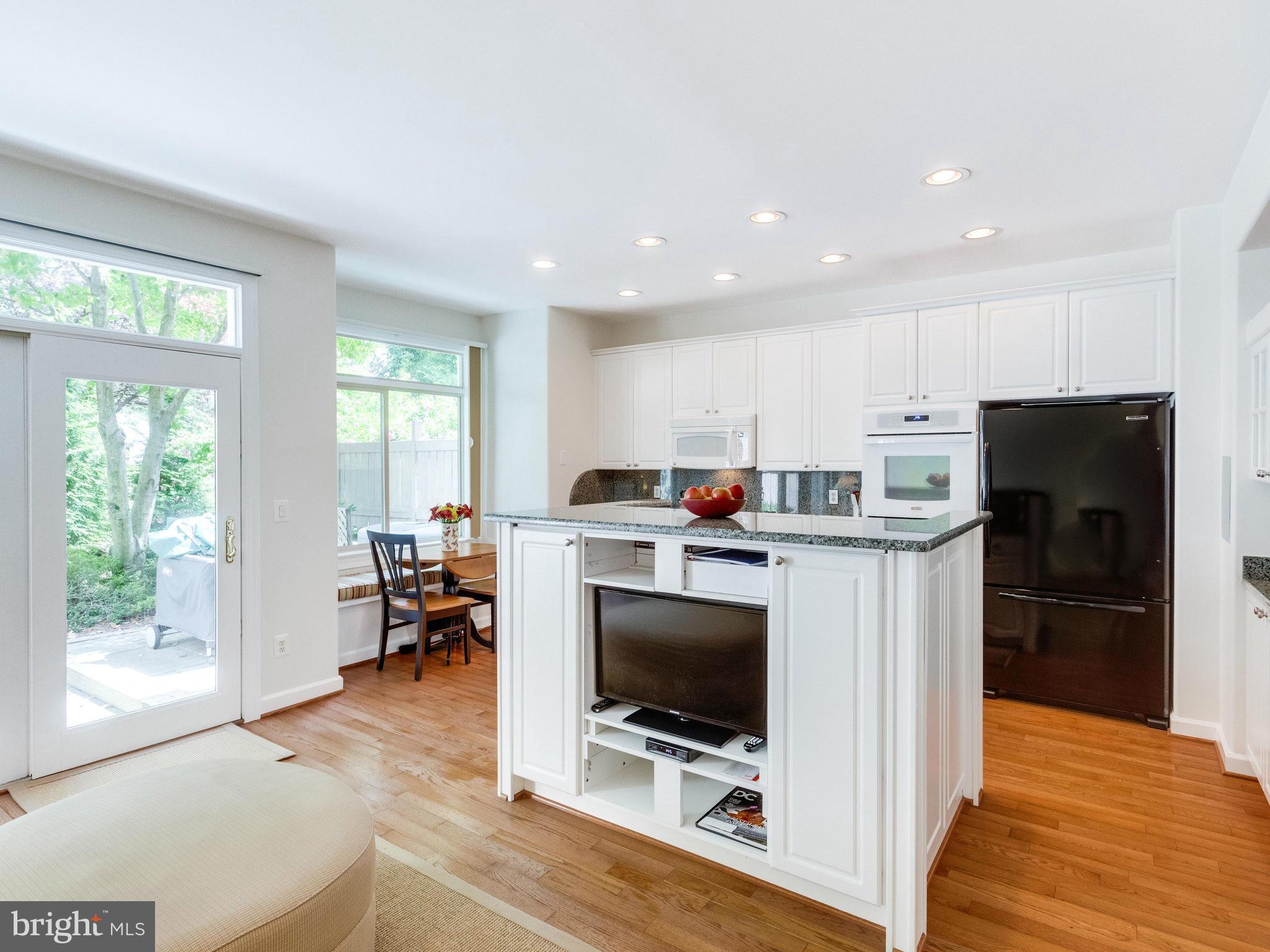 HILLCREST - Residential