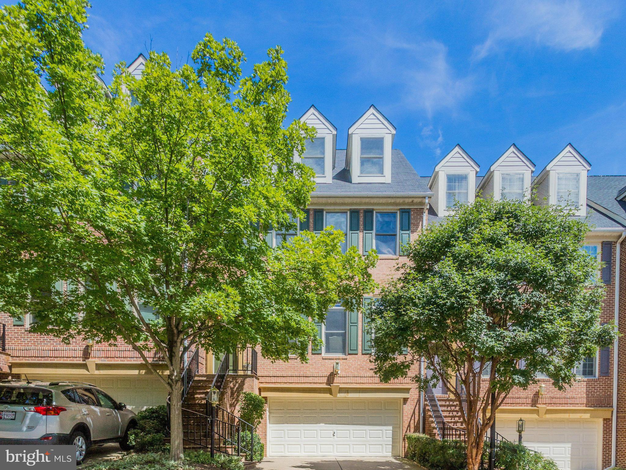 HILLCREST - Residential