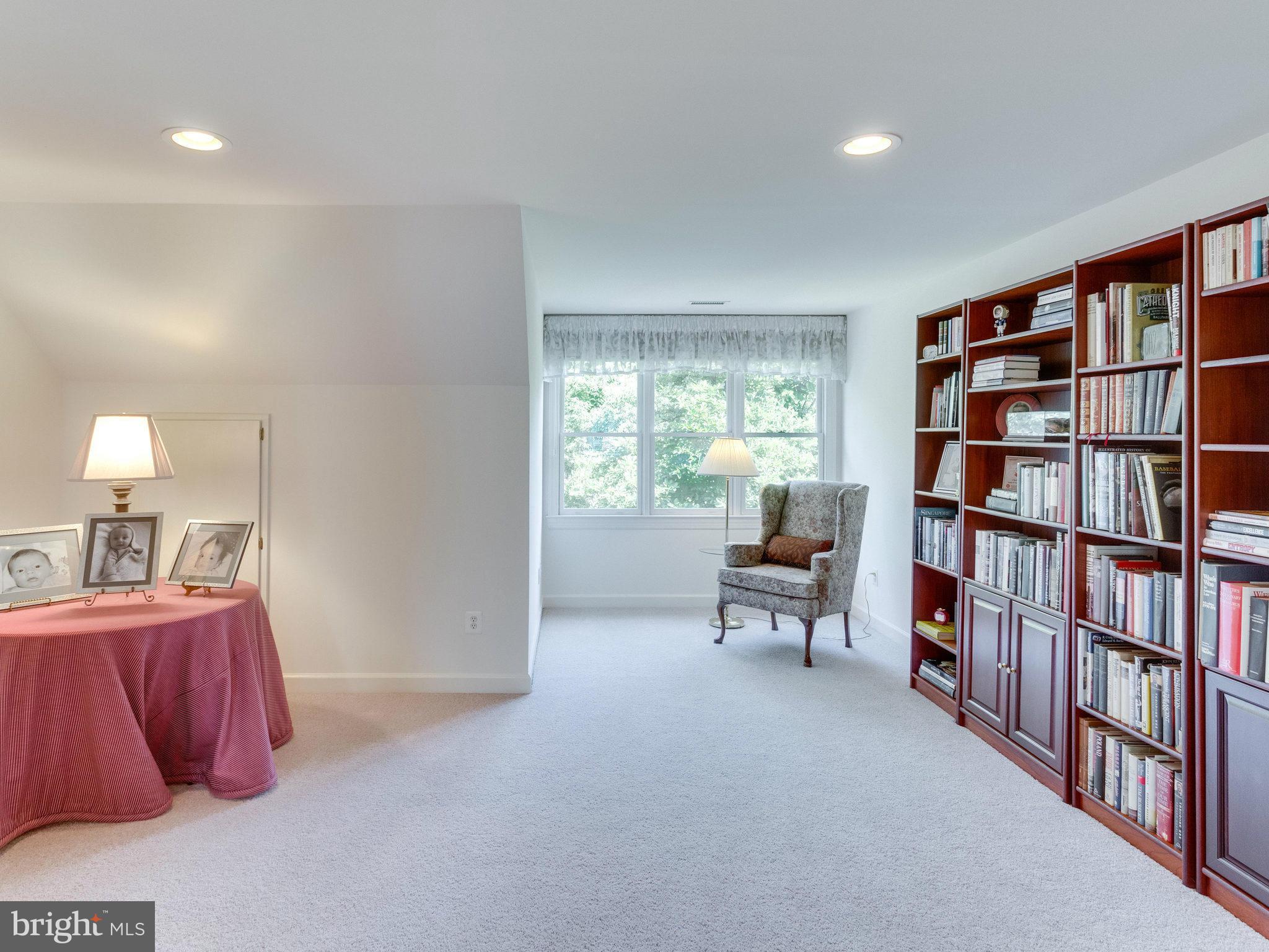 HILLCREST - Residential