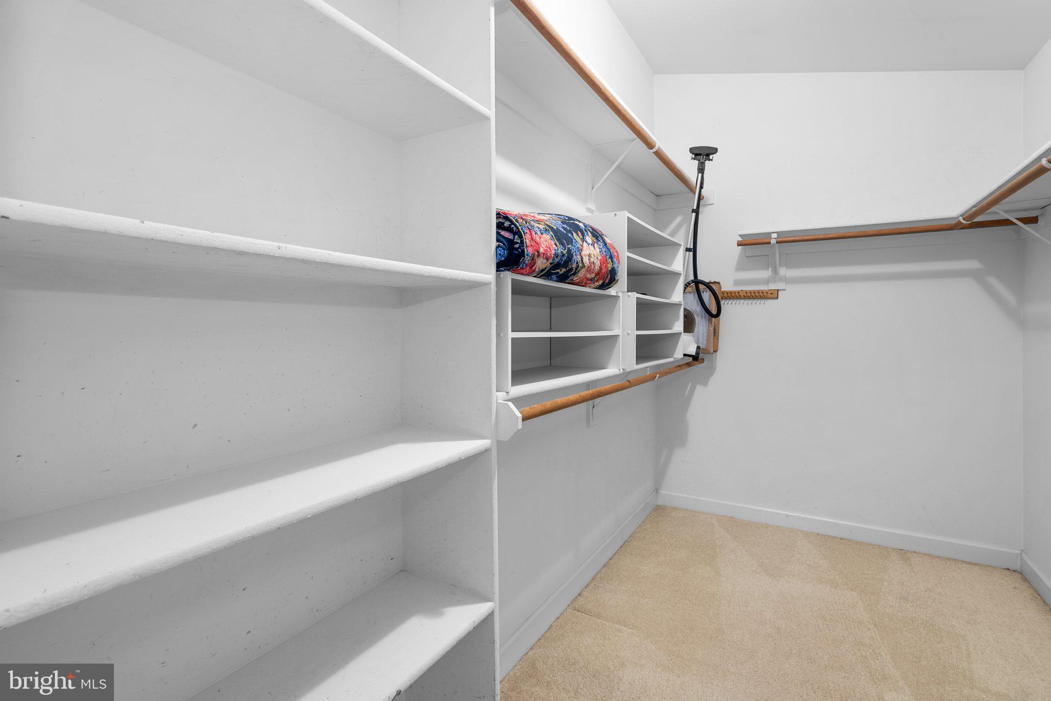 LLEWELLYN FIELDS - Residential