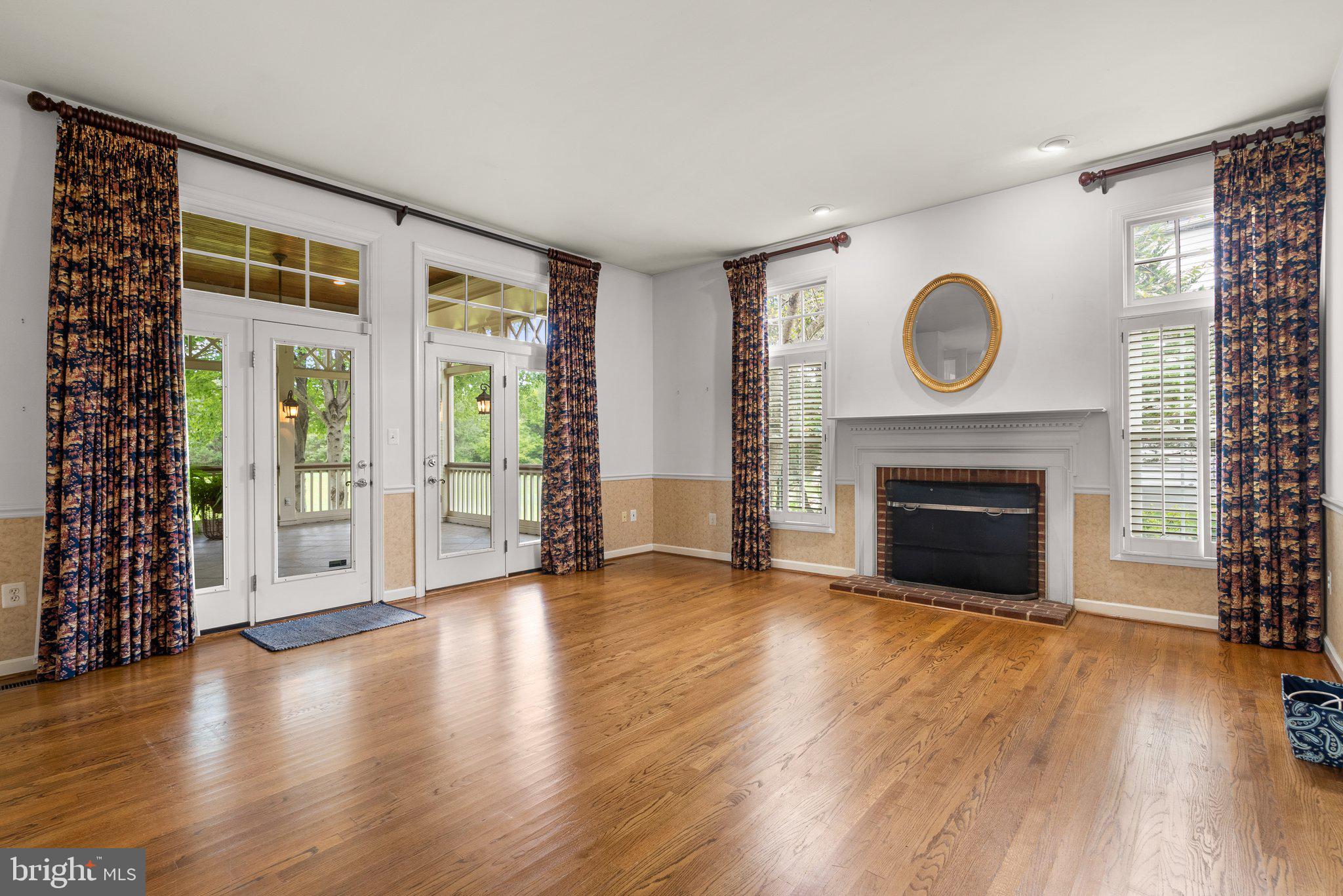 LLEWELLYN FIELDS - Residential