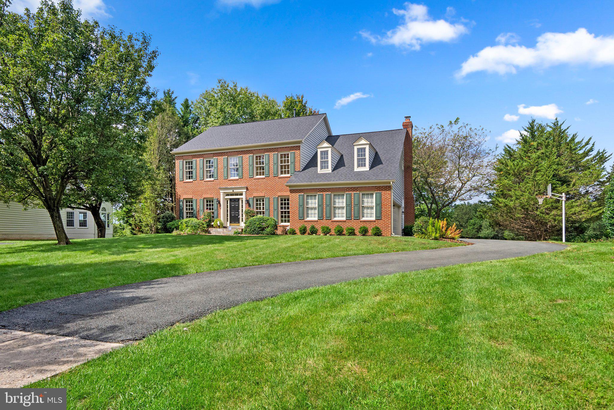 LLEWELLYN FIELDS - Residential