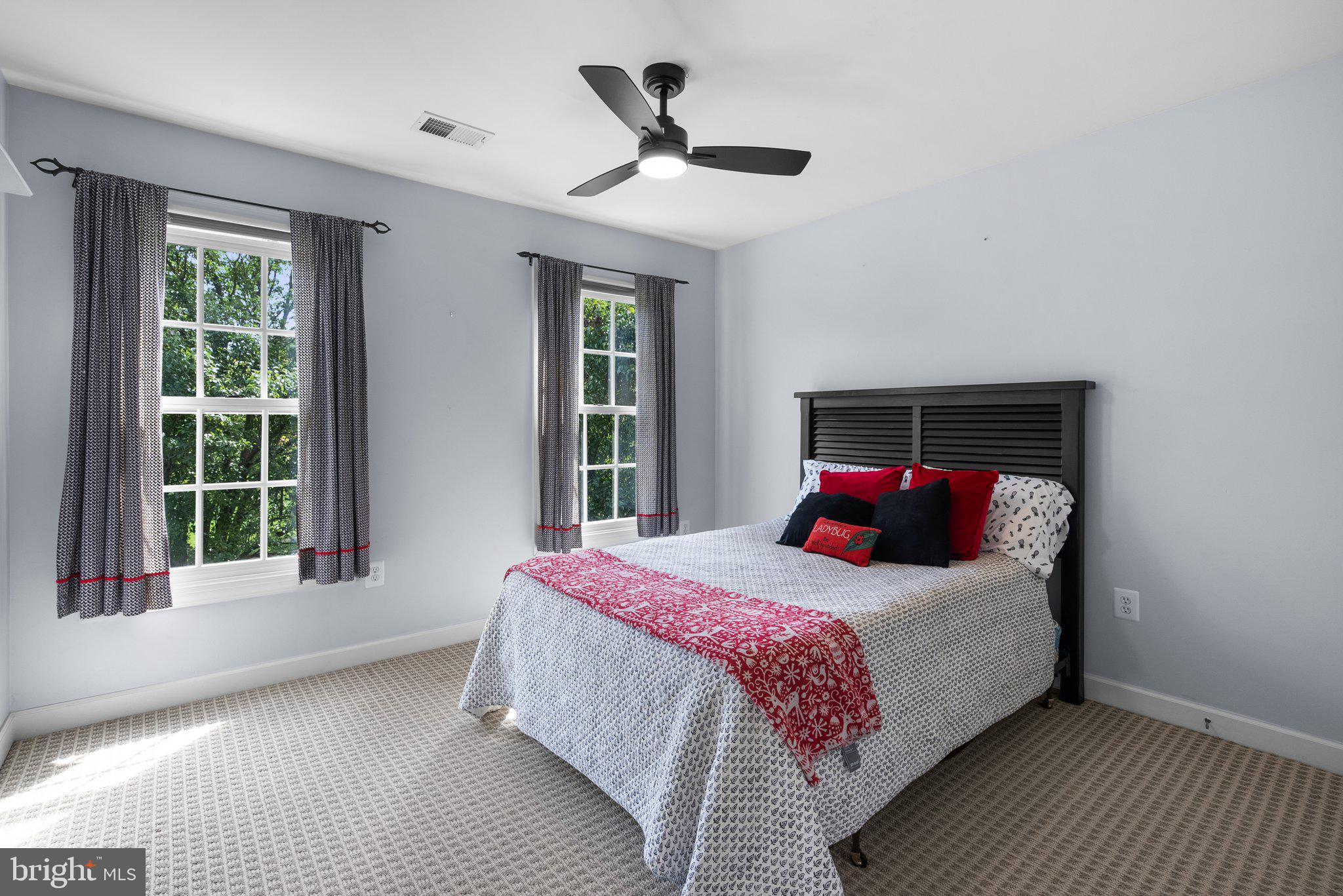 LLEWELLYN FIELDS - Residential