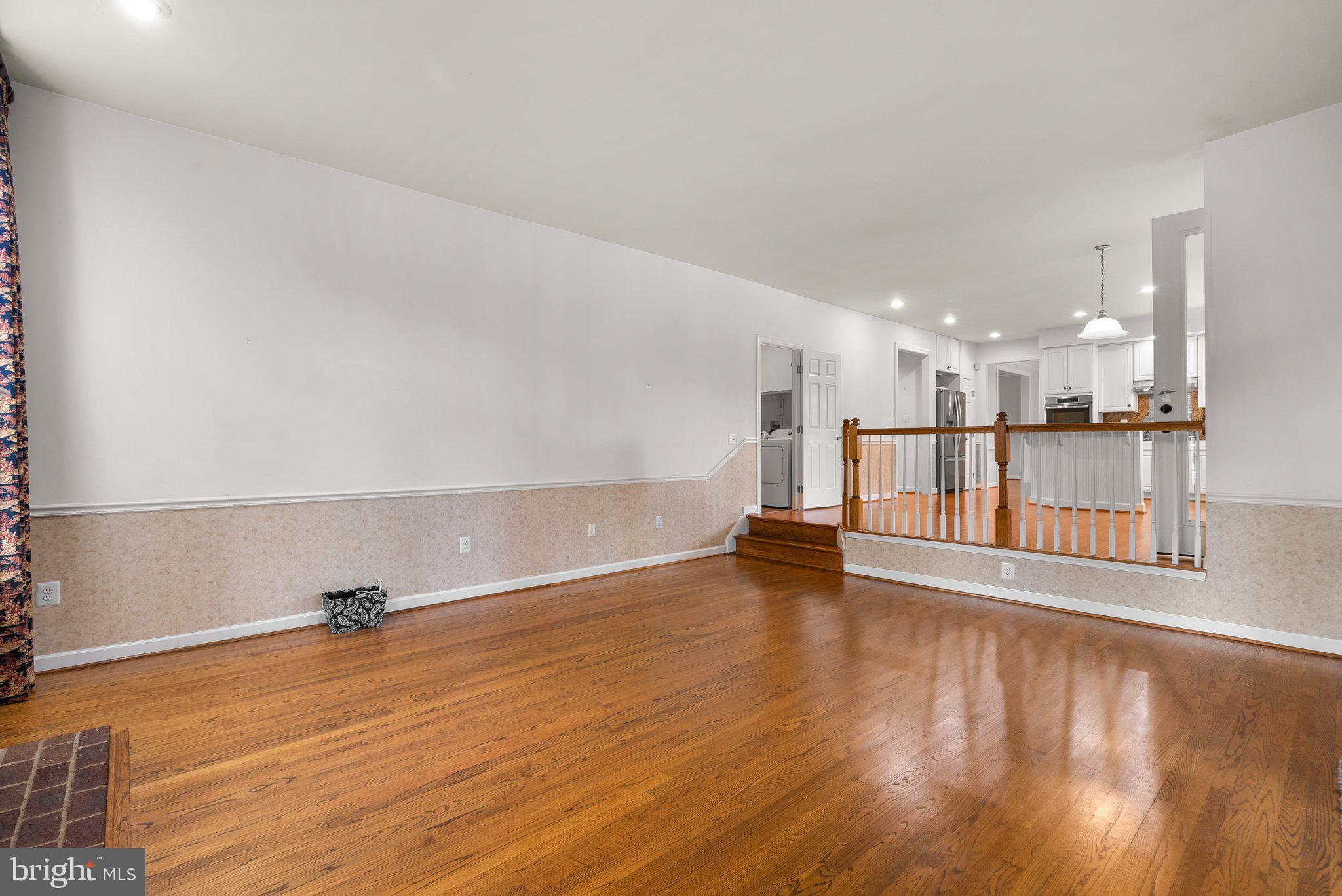 LLEWELLYN FIELDS - Residential