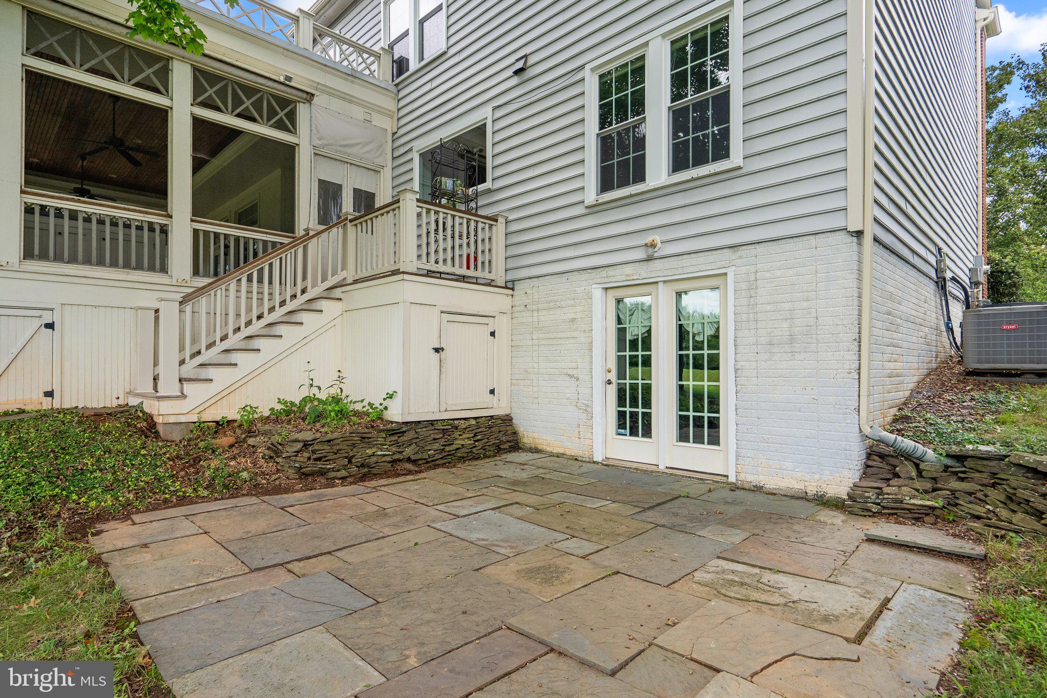 LLEWELLYN FIELDS - Residential