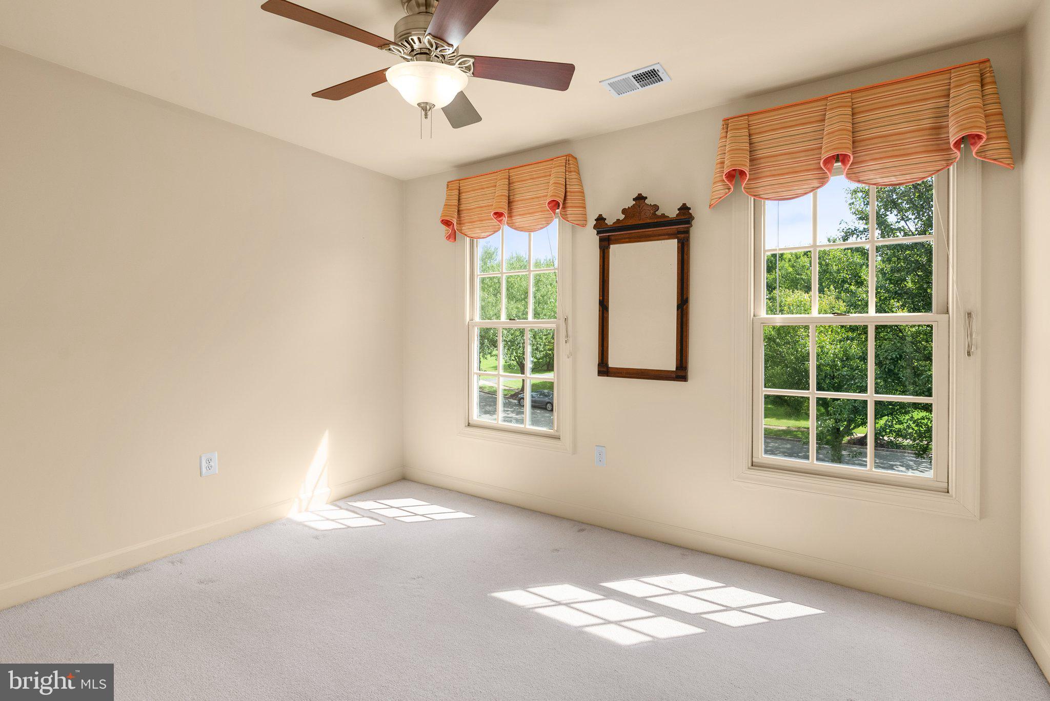 LLEWELLYN FIELDS - Residential