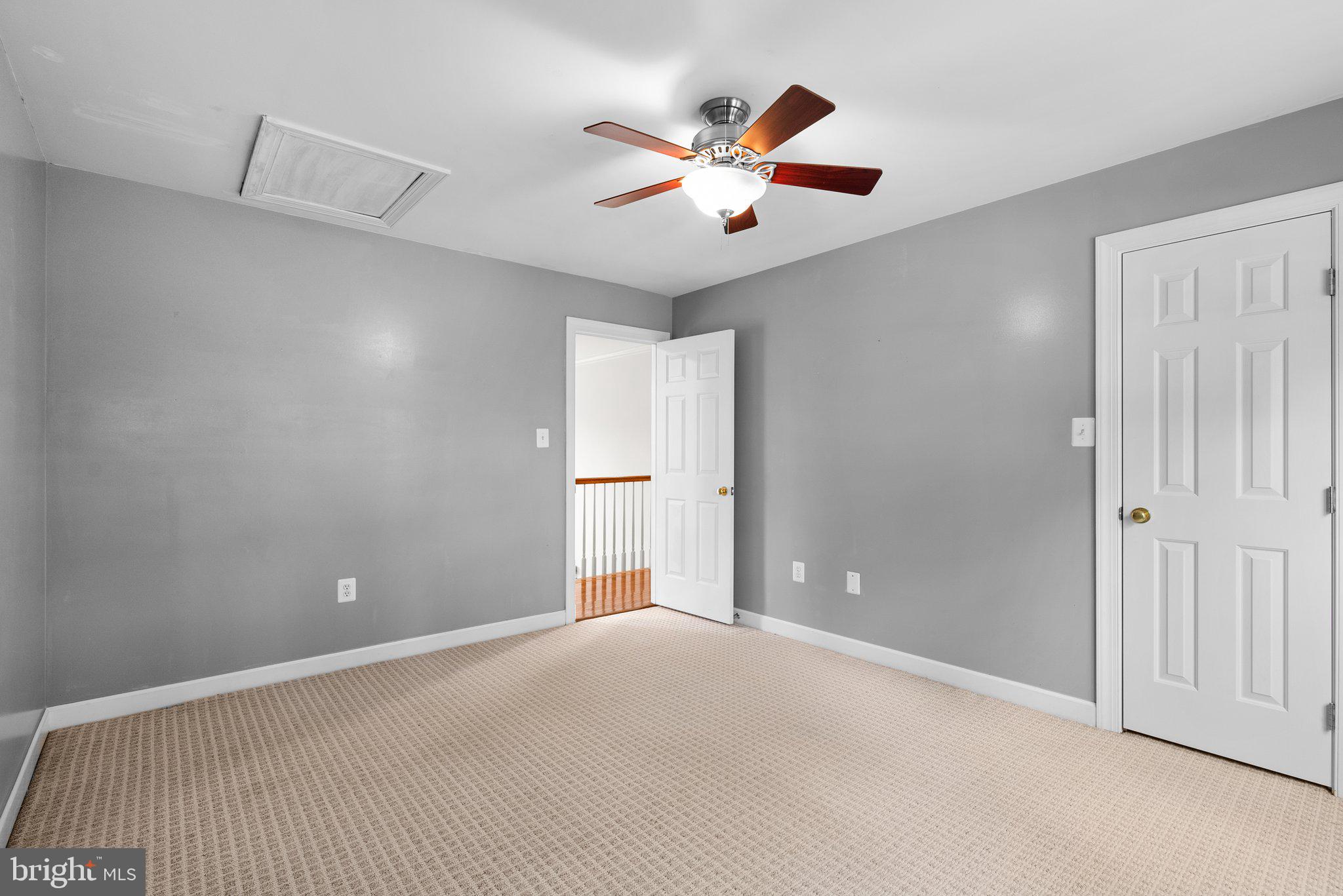 LLEWELLYN FIELDS - Residential