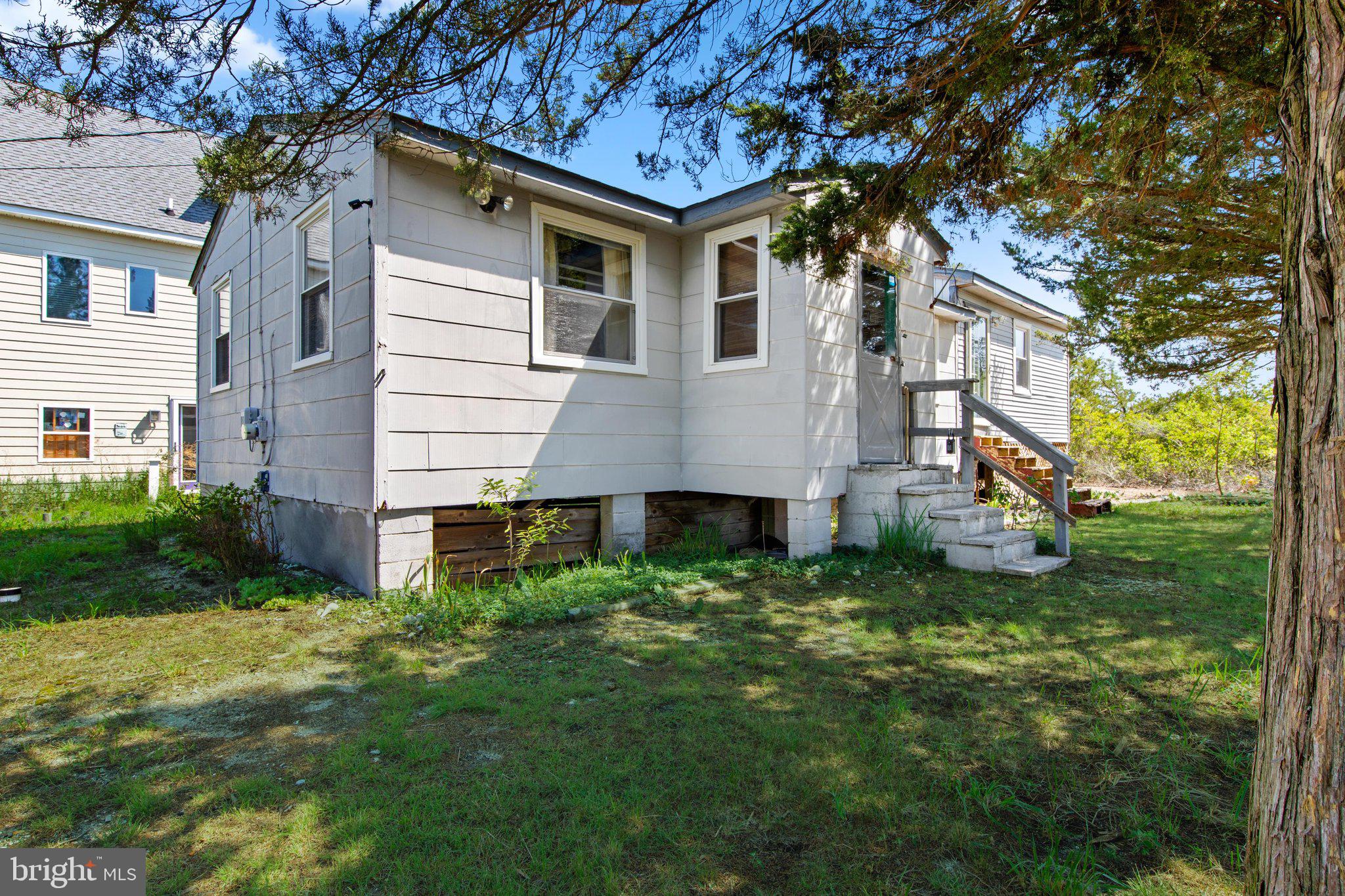 631 BAY AVENUE