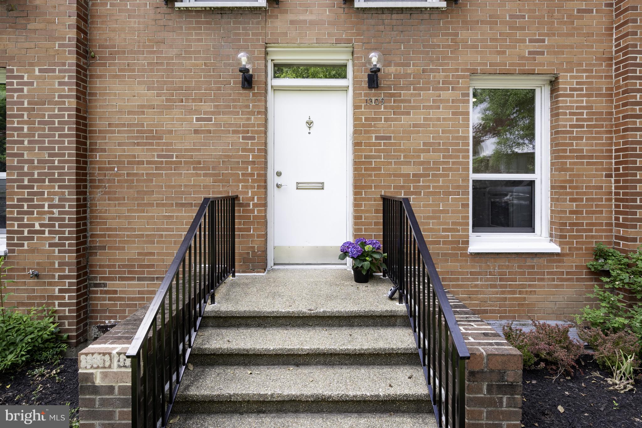 1309 4TH STREET SW