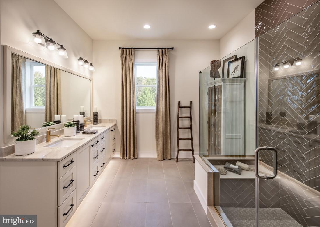 REGENCY AT WATERSIDE - Residential