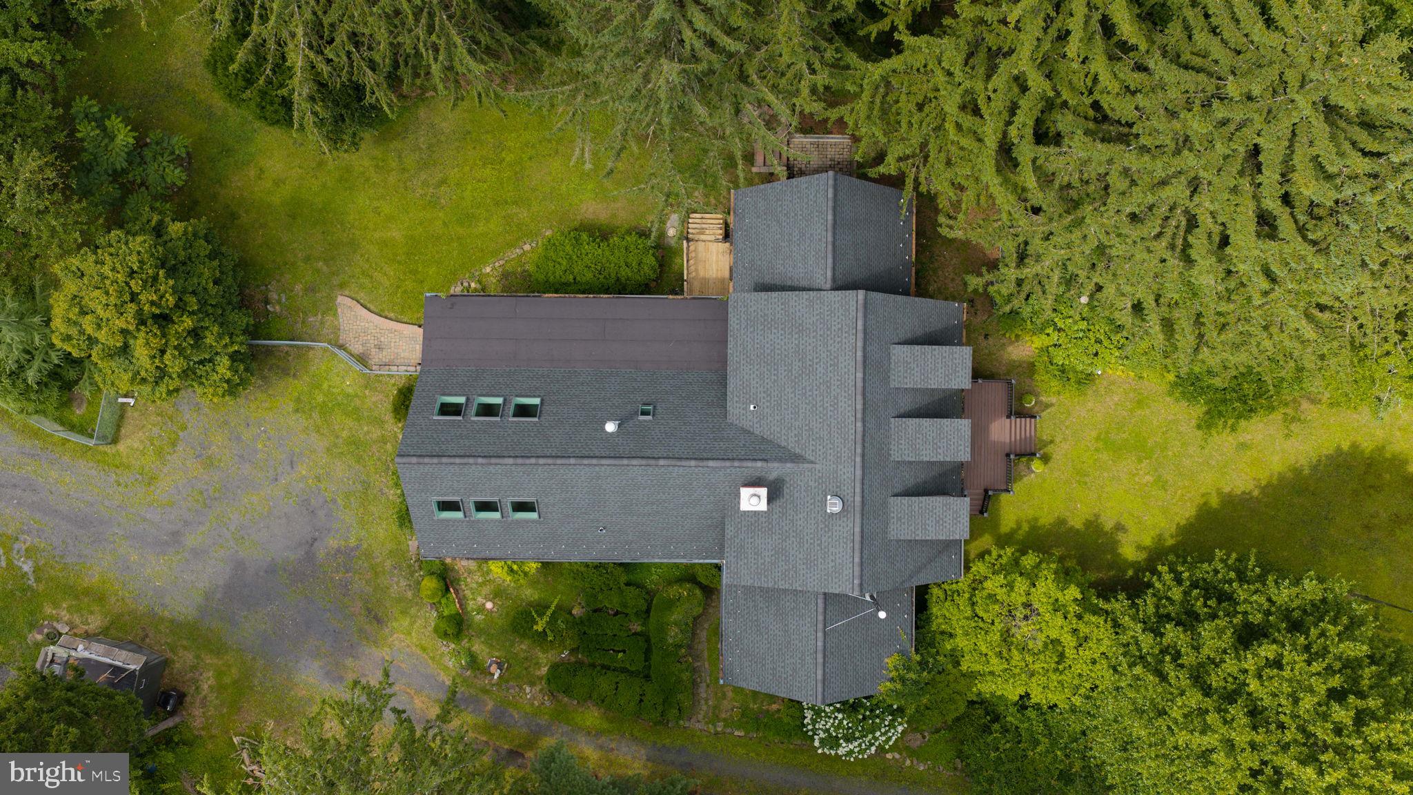 1702 BRIARWOOD LANE