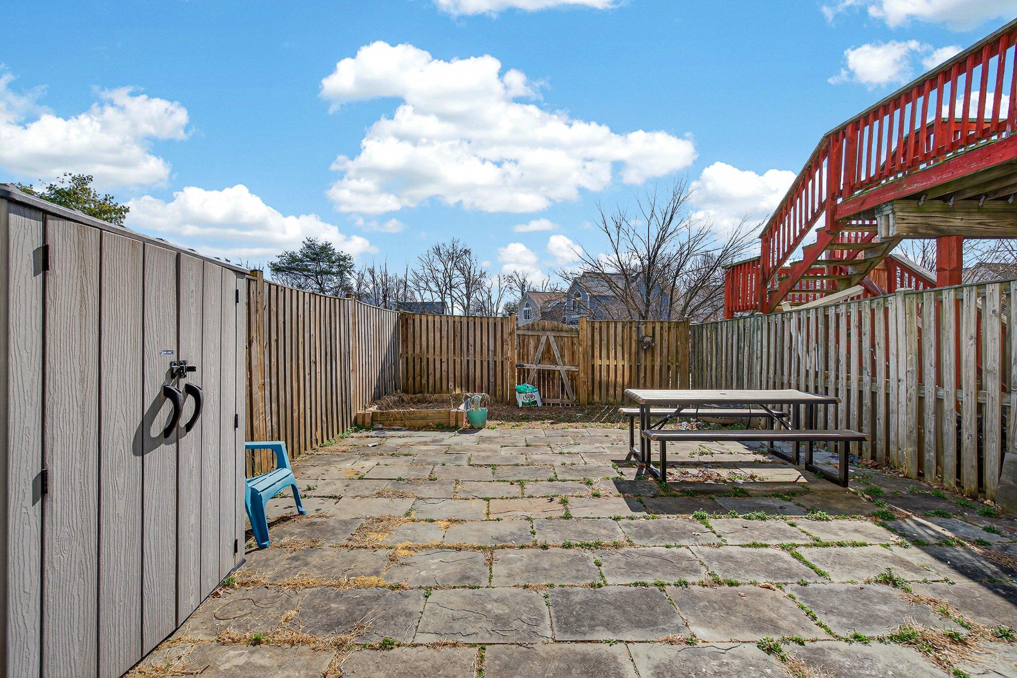 VALLEY STREAM ESTATES - Residential