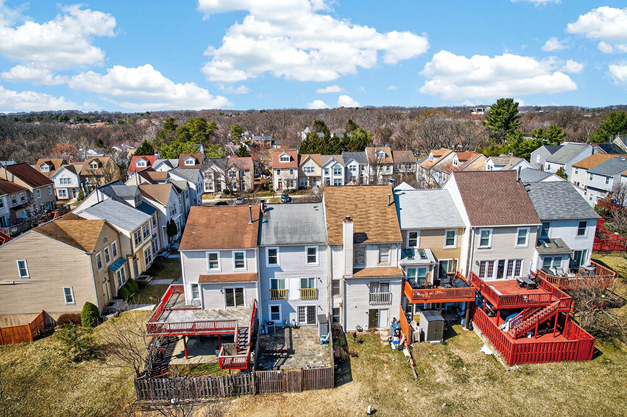 VALLEY STREAM ESTATES - Residential