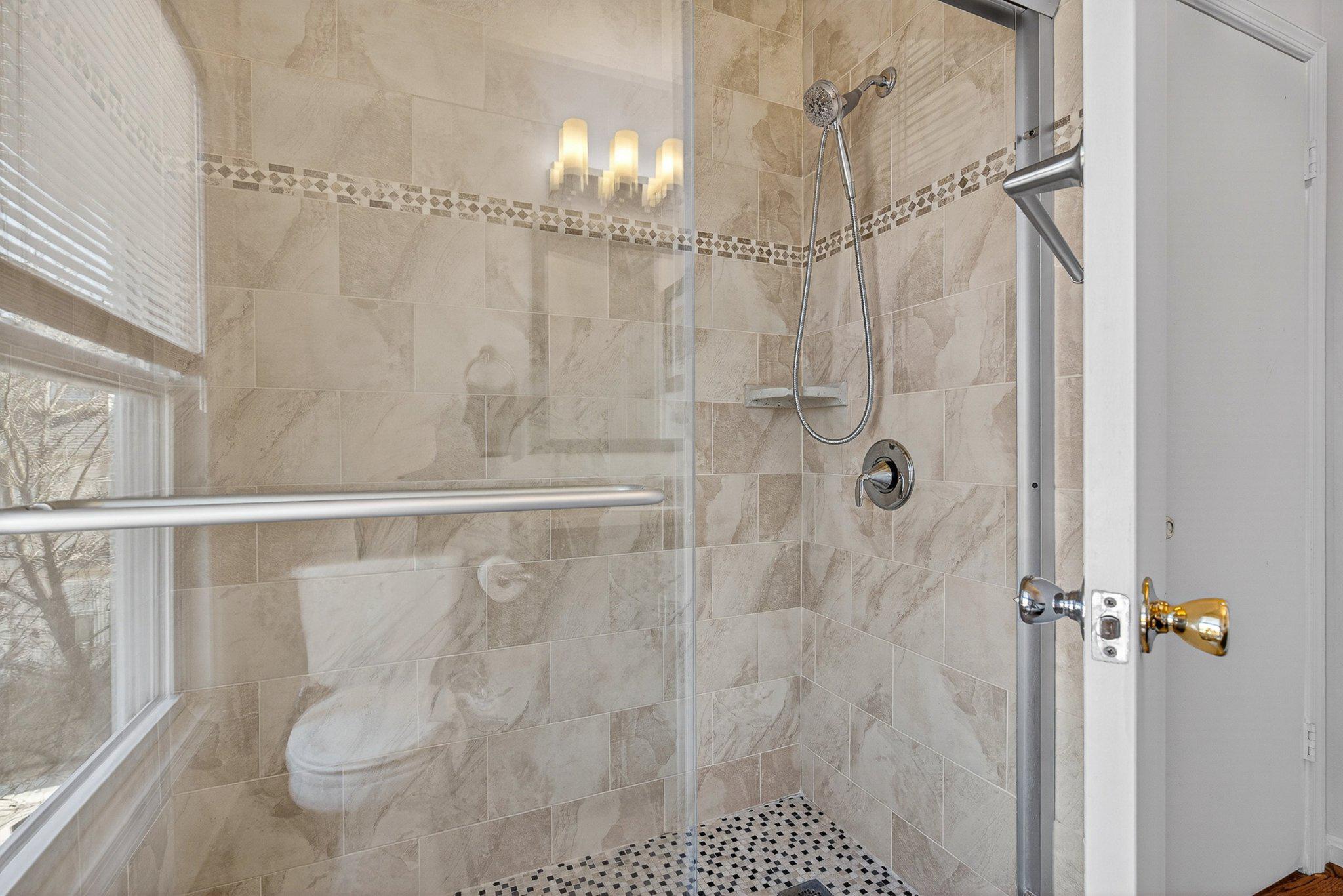 VALLEY STREAM ESTATES - Residential