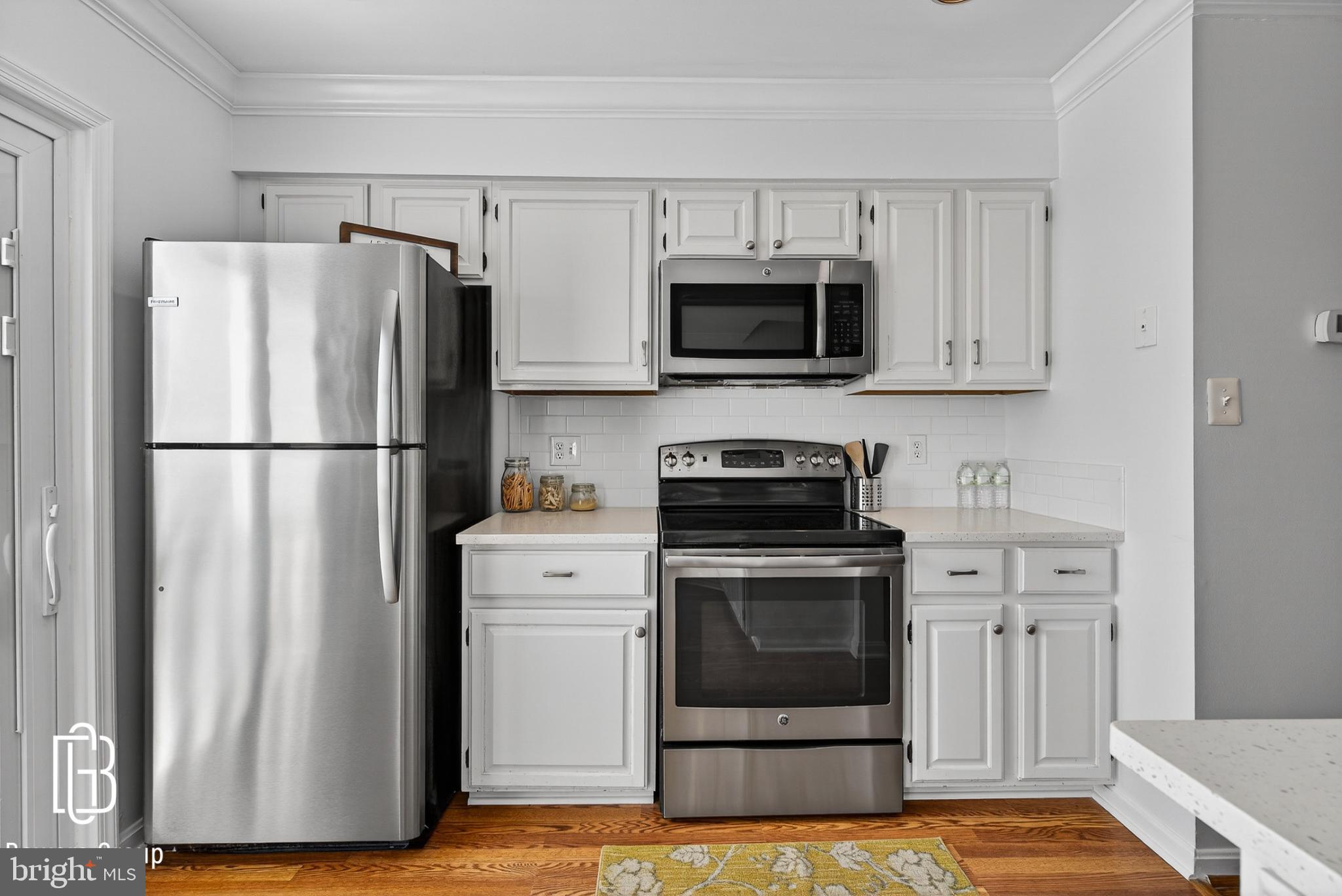 VALLEY STREAM ESTATES - Residential