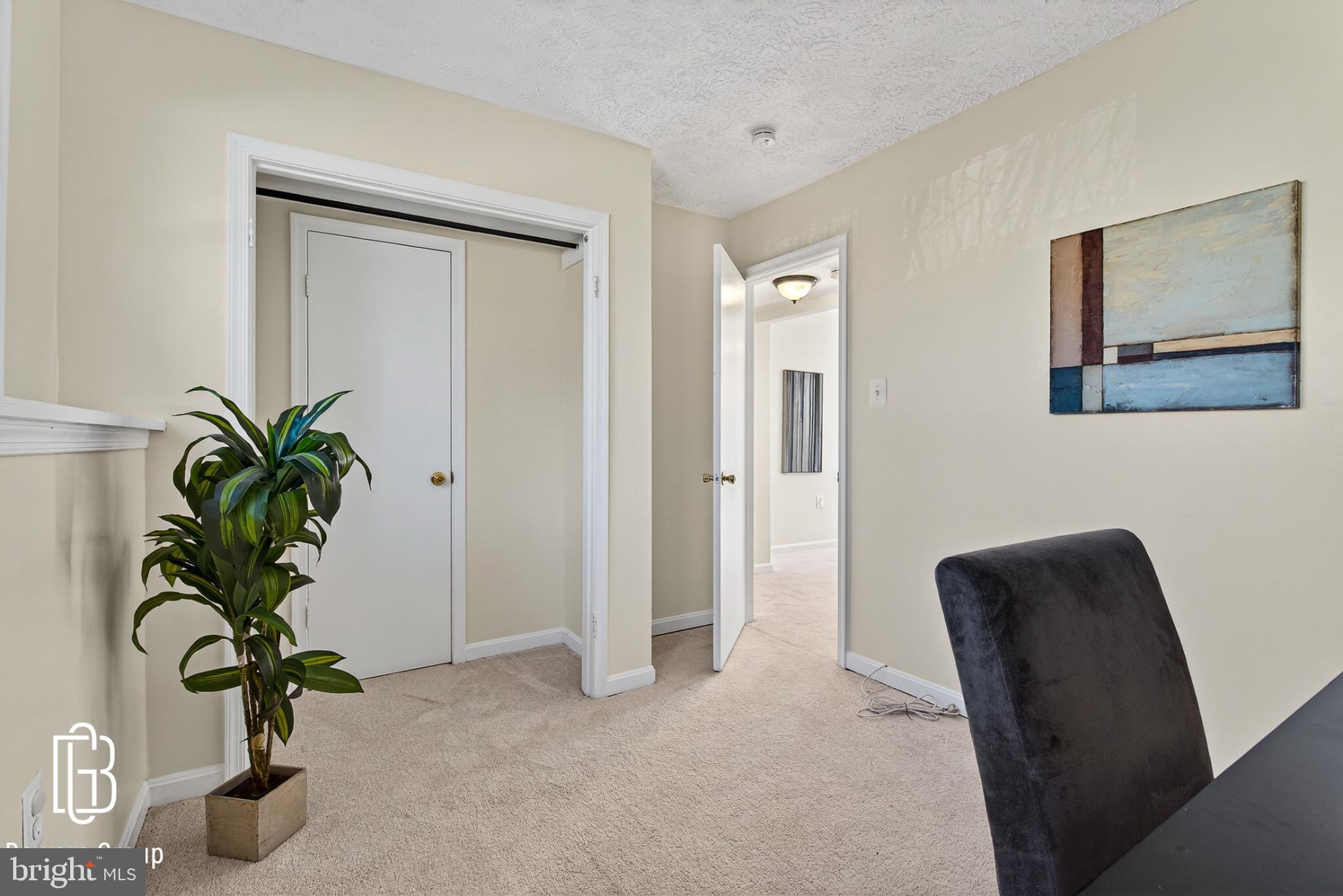 VALLEY STREAM ESTATES - Residential