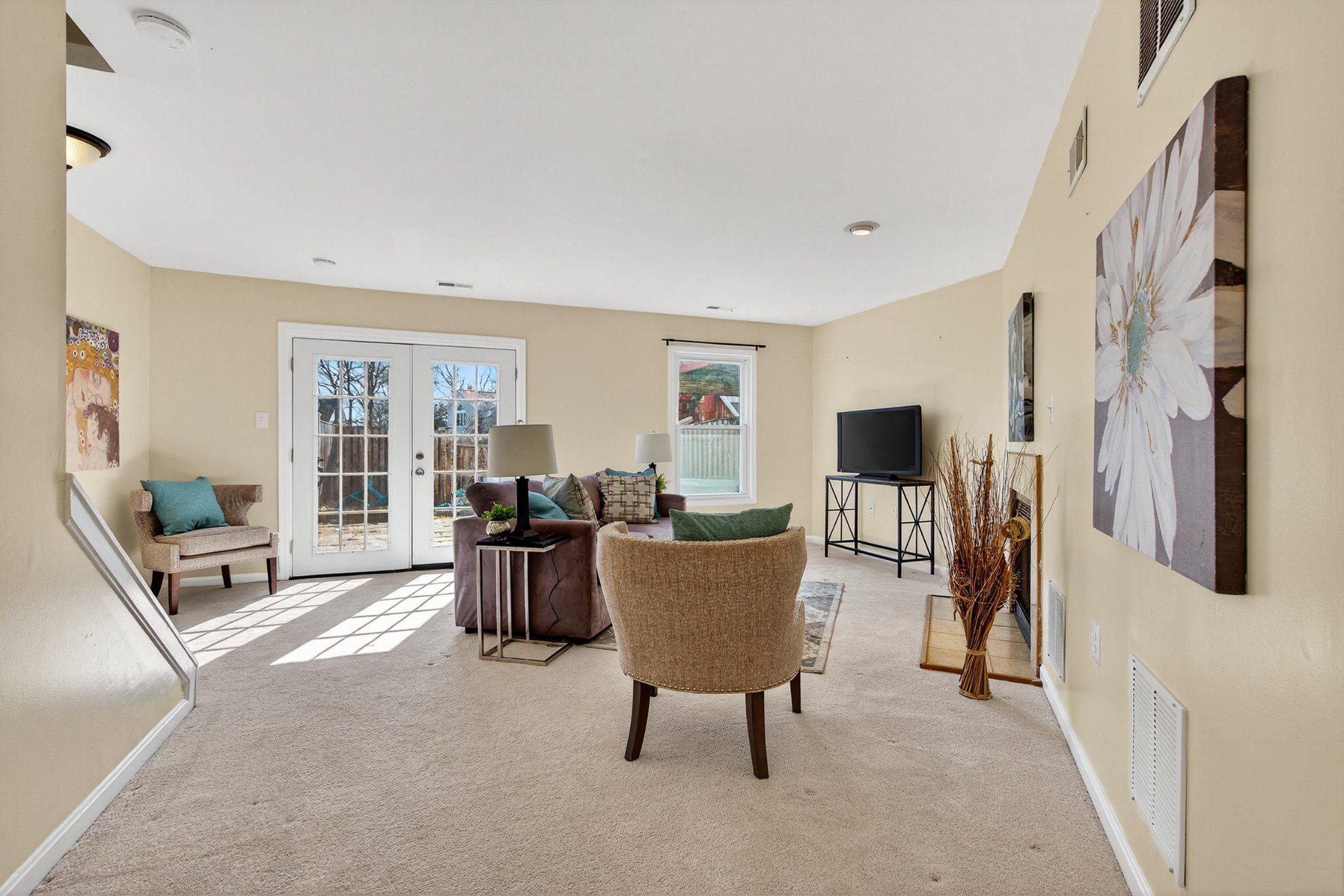 VALLEY STREAM ESTATES - Residential