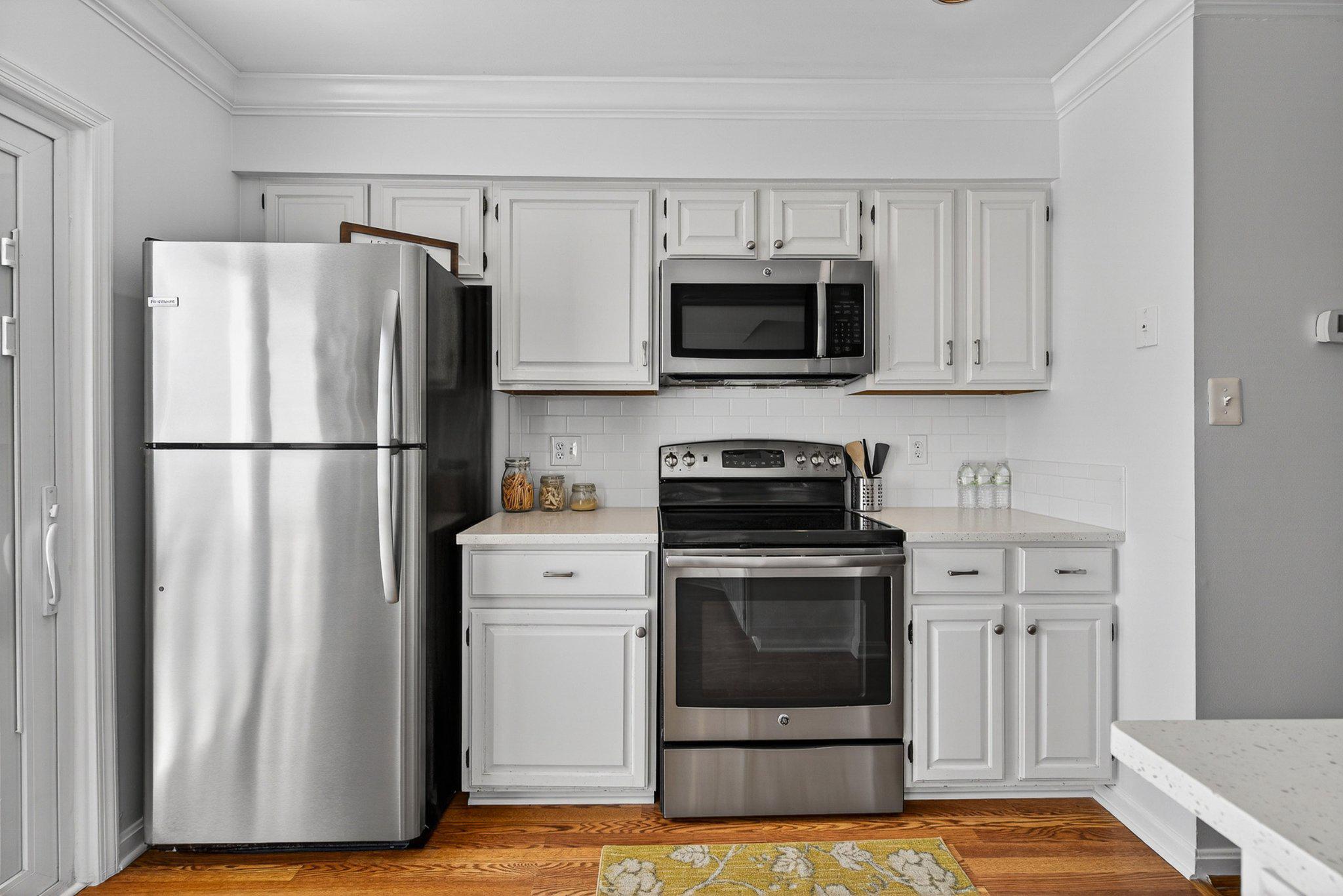 VALLEY STREAM ESTATES - Residential