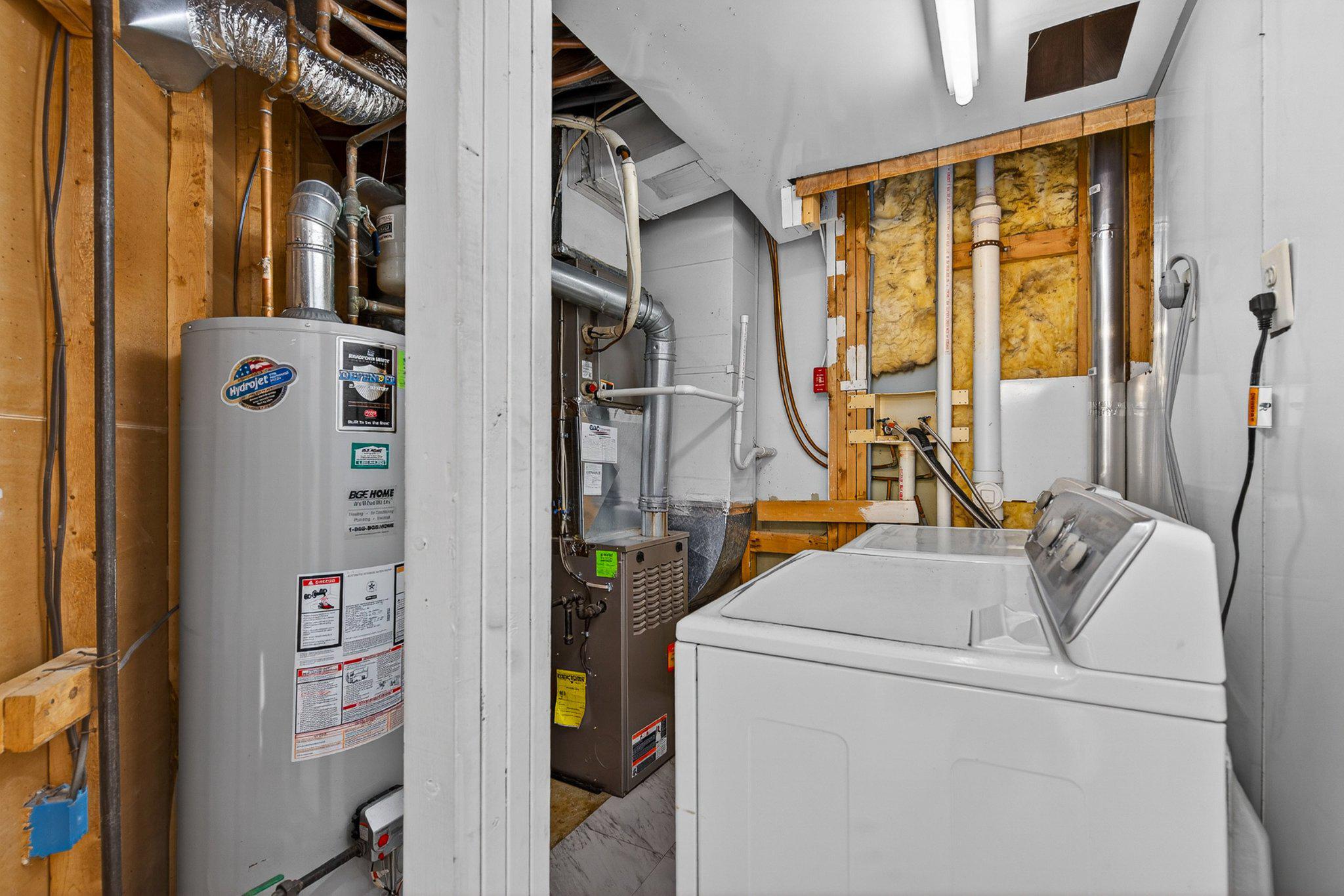 VALLEY STREAM ESTATES - Residential