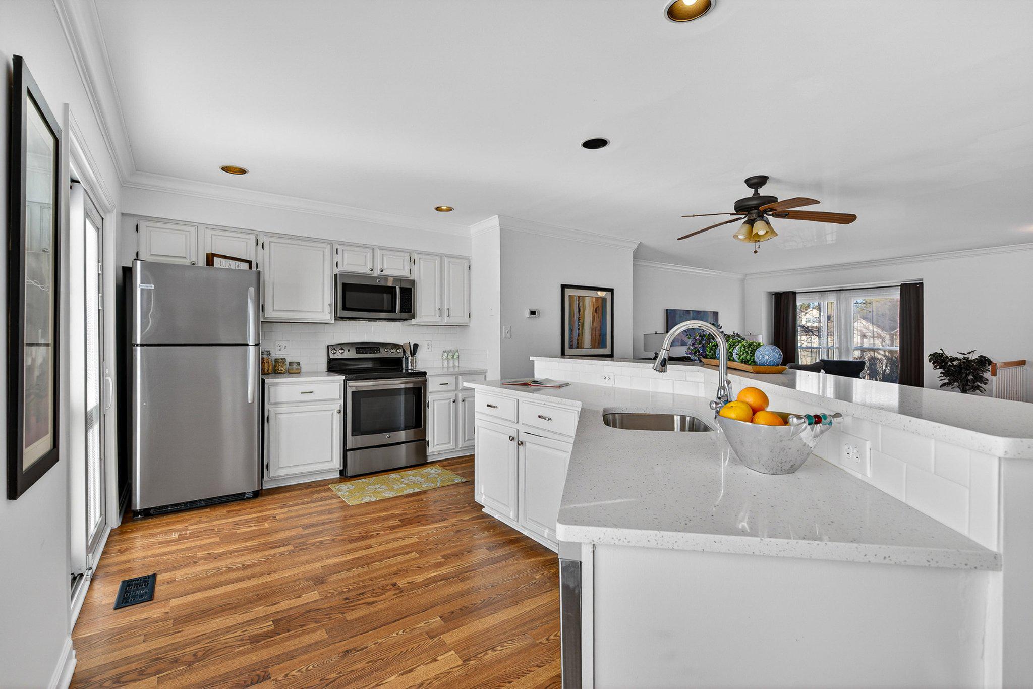 VALLEY STREAM ESTATES - Residential