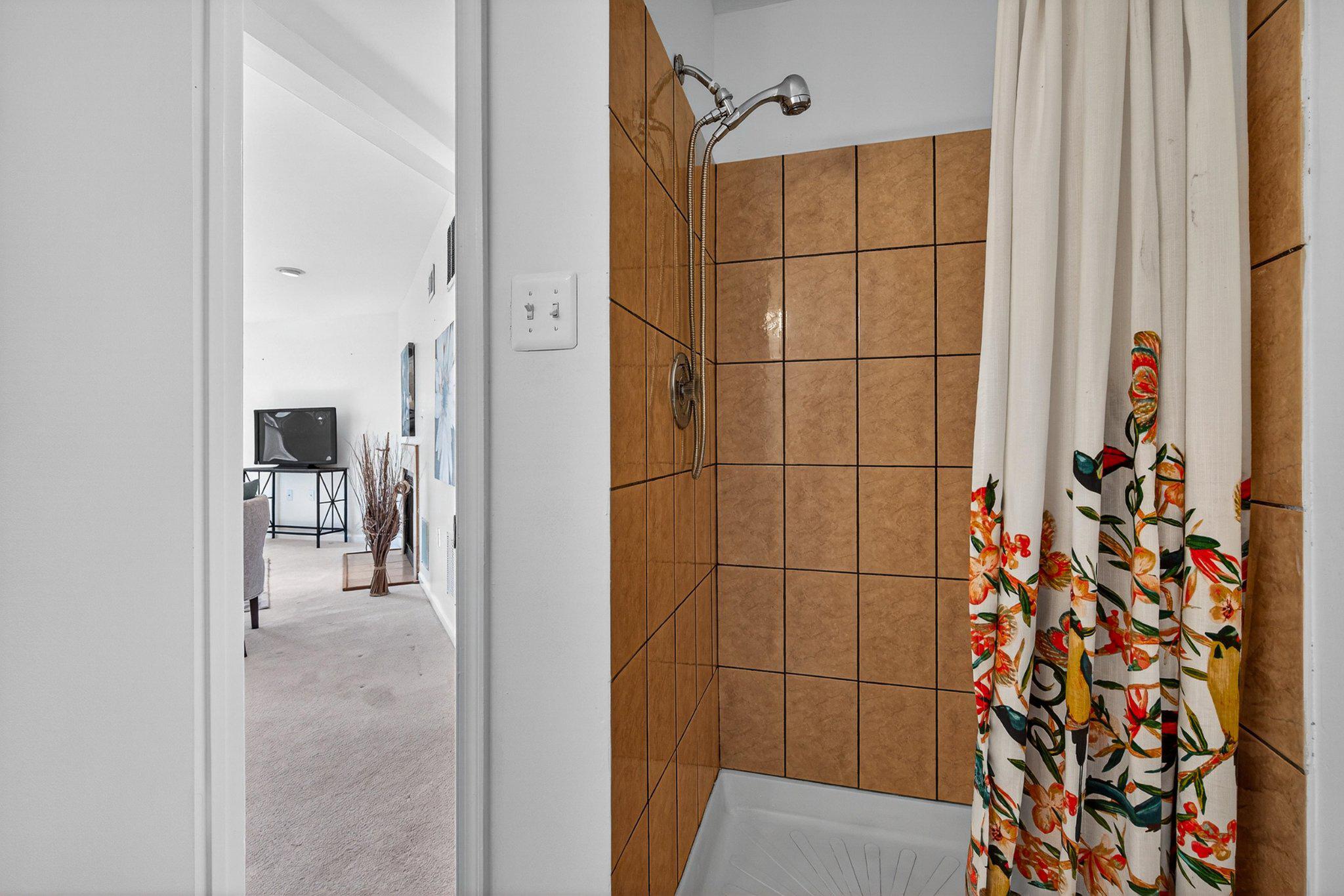 VALLEY STREAM ESTATES - Residential