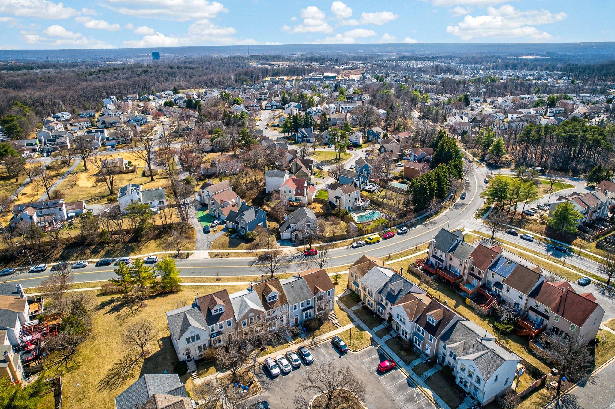 VALLEY STREAM ESTATES - Residential