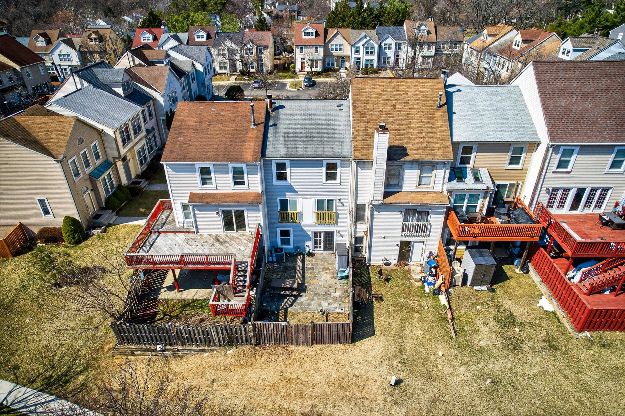 VALLEY STREAM ESTATES - Residential