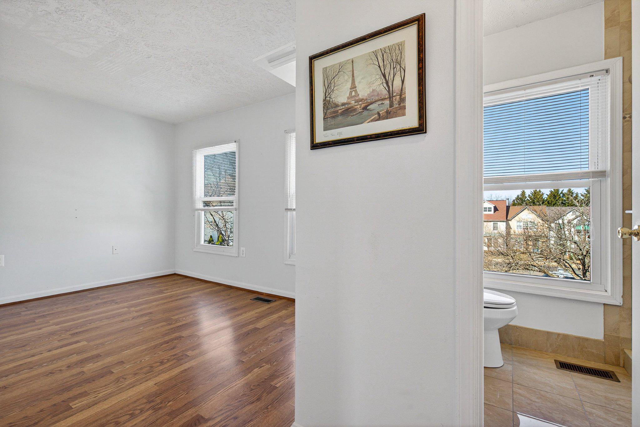 VALLEY STREAM ESTATES - Residential