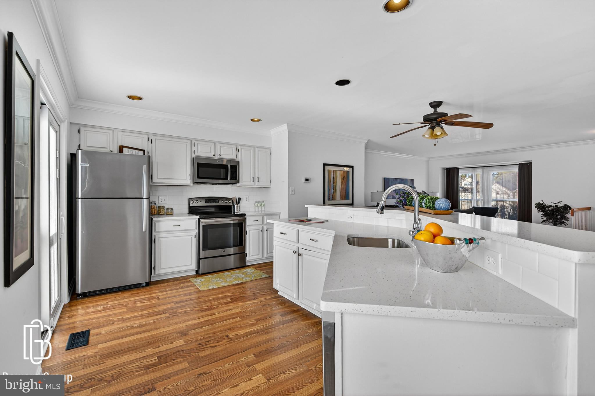 VALLEY STREAM ESTATES - Residential