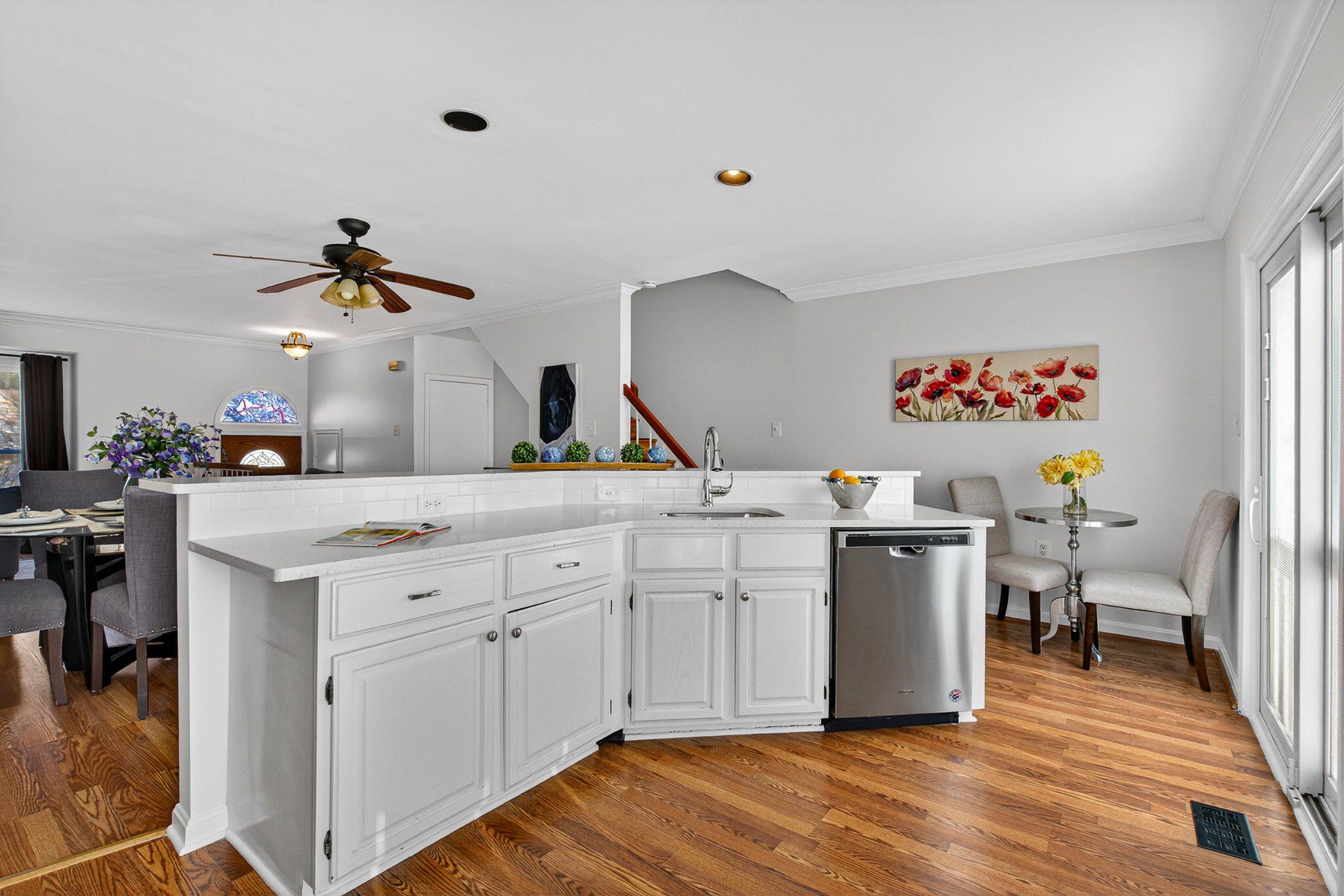 VALLEY STREAM ESTATES - Residential