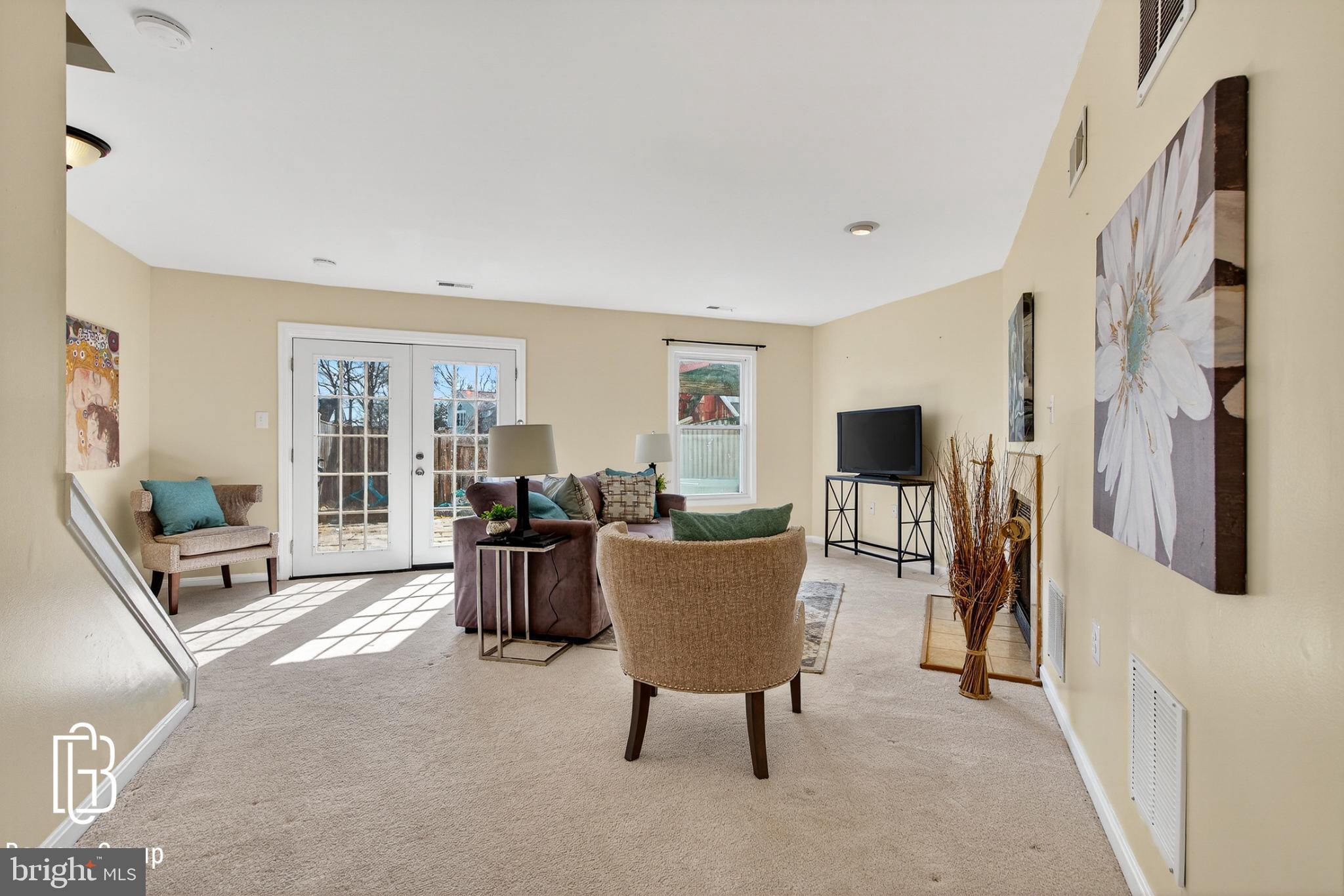 VALLEY STREAM ESTATES - Residential