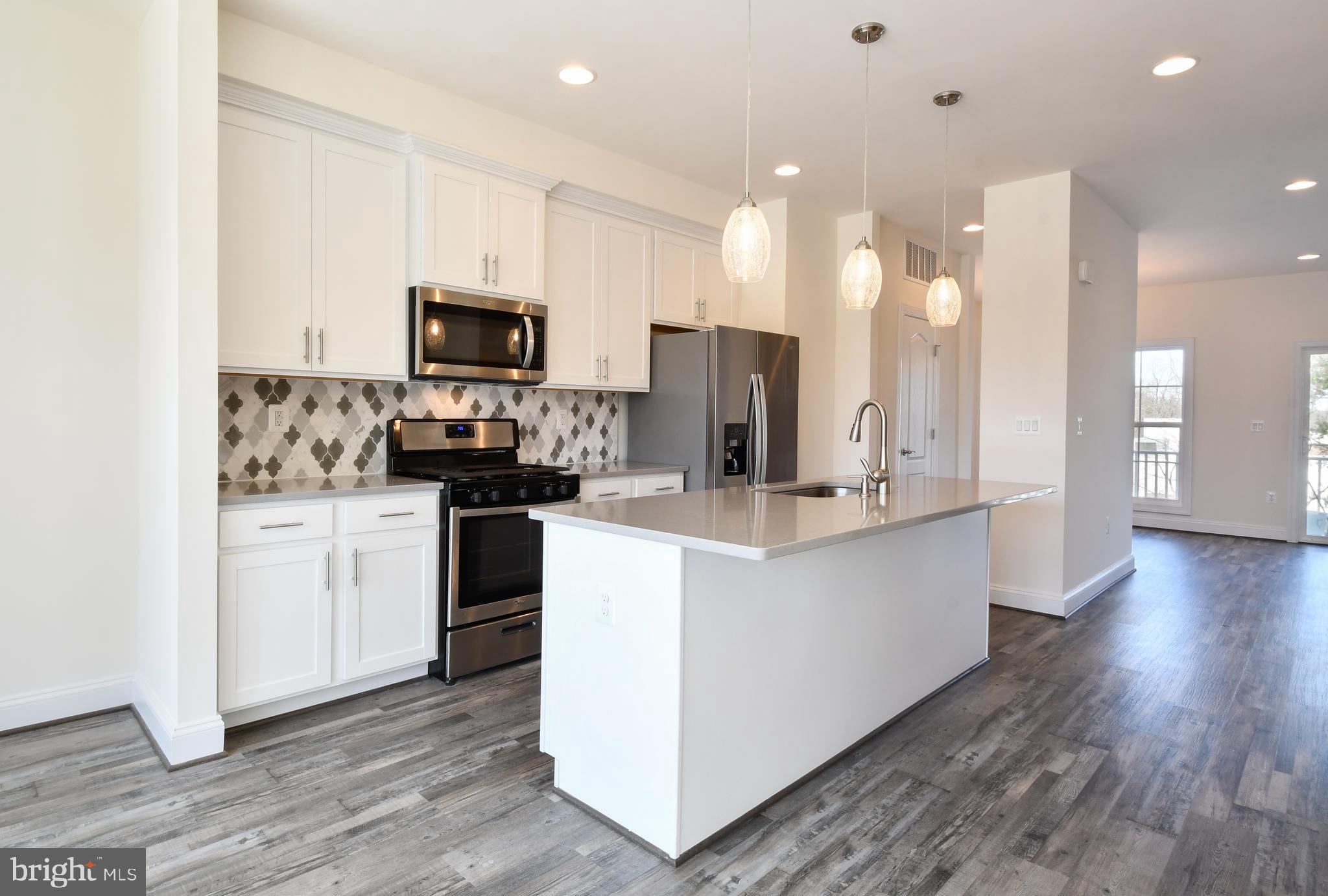 ROSELAND TOWNHOMES - Residential Lease