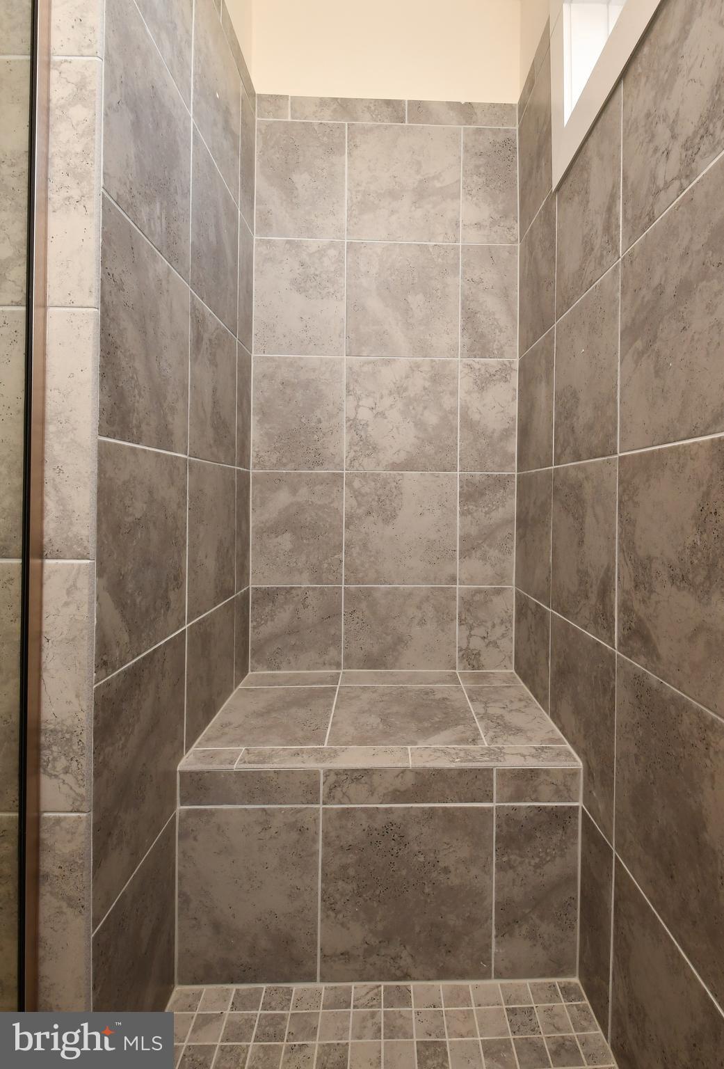 ROSELAND TOWNHOMES - Residential Lease