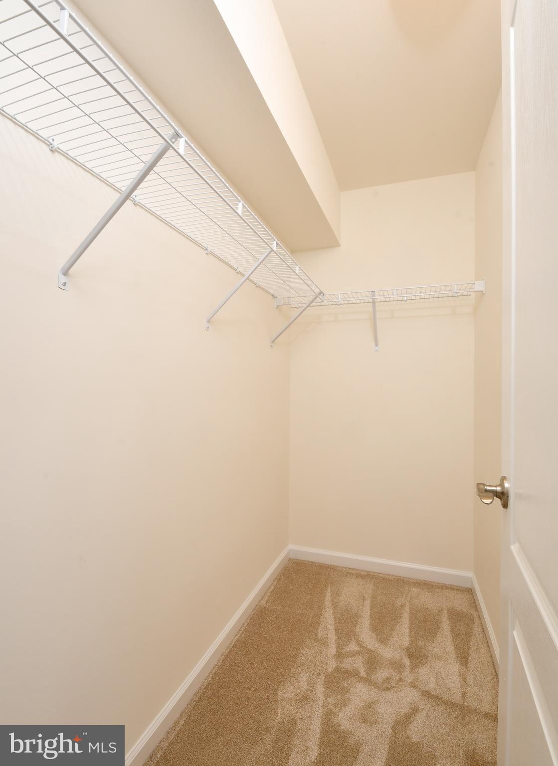 ROSELAND TOWNHOMES - Residential Lease