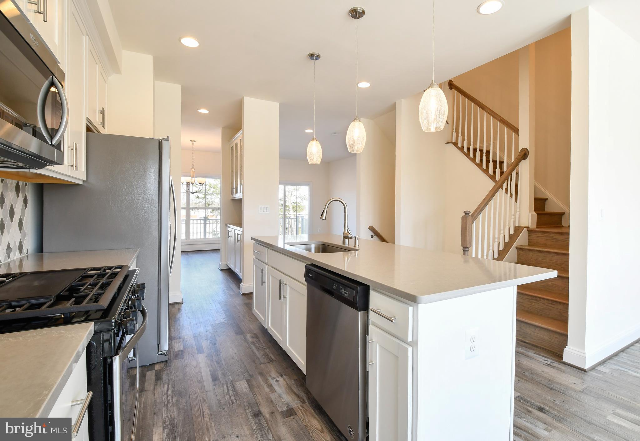 ROSELAND TOWNHOMES - Residential Lease