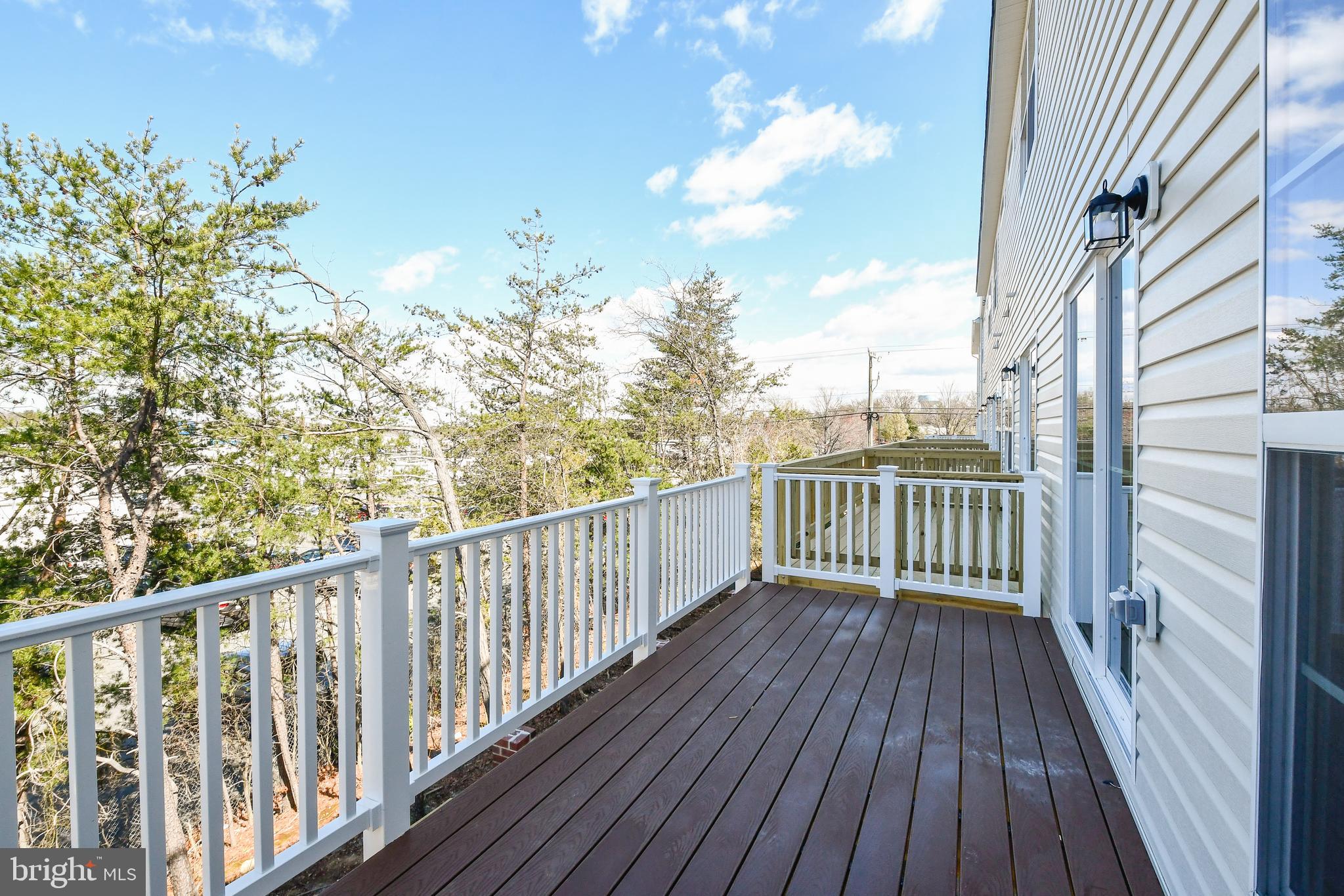 ROSELAND TOWNHOMES - Residential Lease