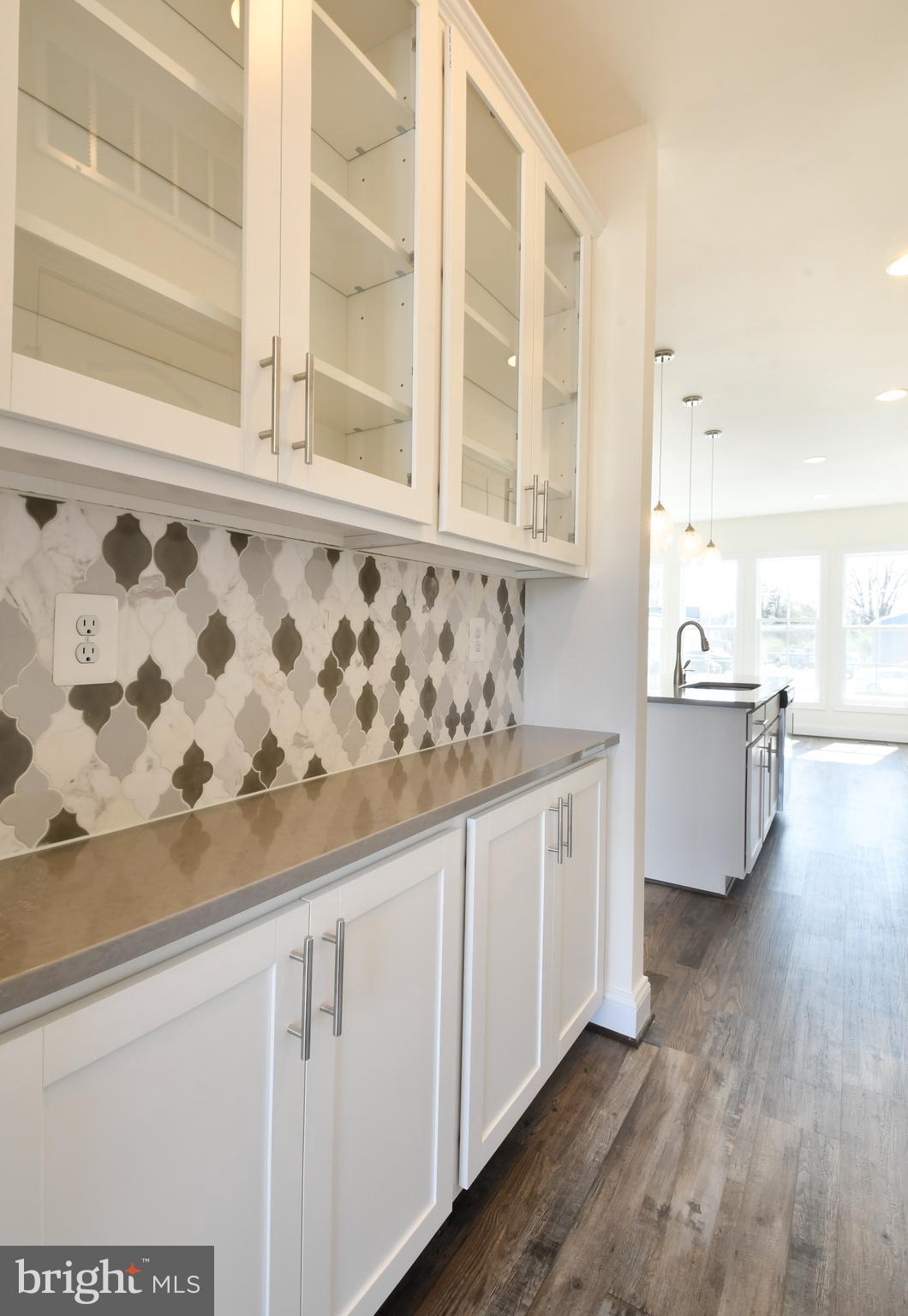 ROSELAND TOWNHOMES - Residential Lease