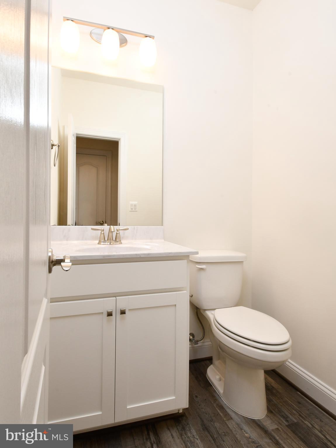 ROSELAND TOWNHOMES - Residential Lease