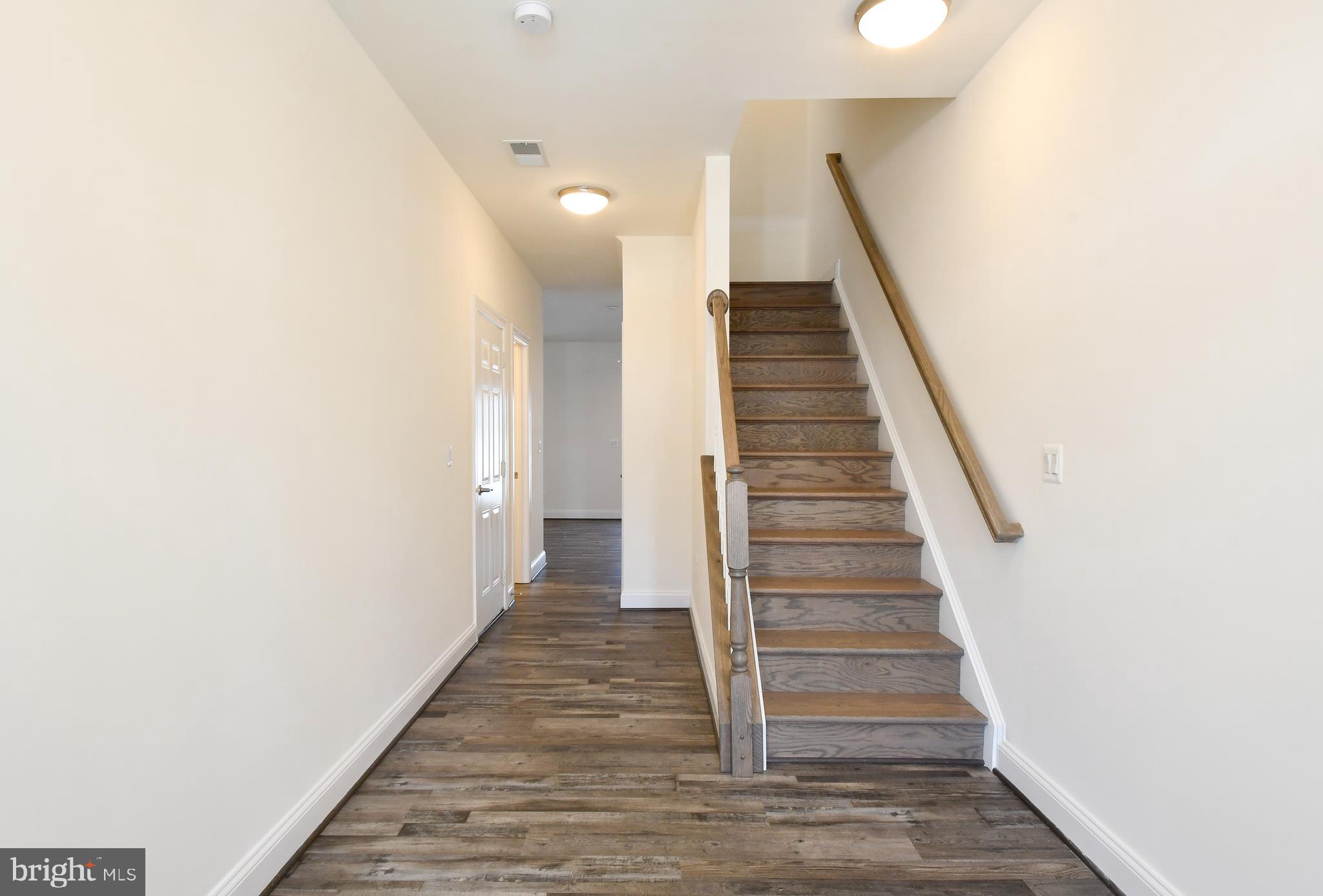 ROSELAND TOWNHOMES - Residential Lease