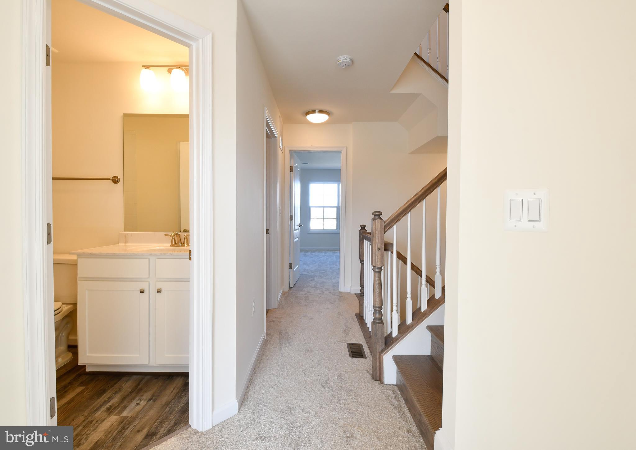 ROSELAND TOWNHOMES - Residential Lease