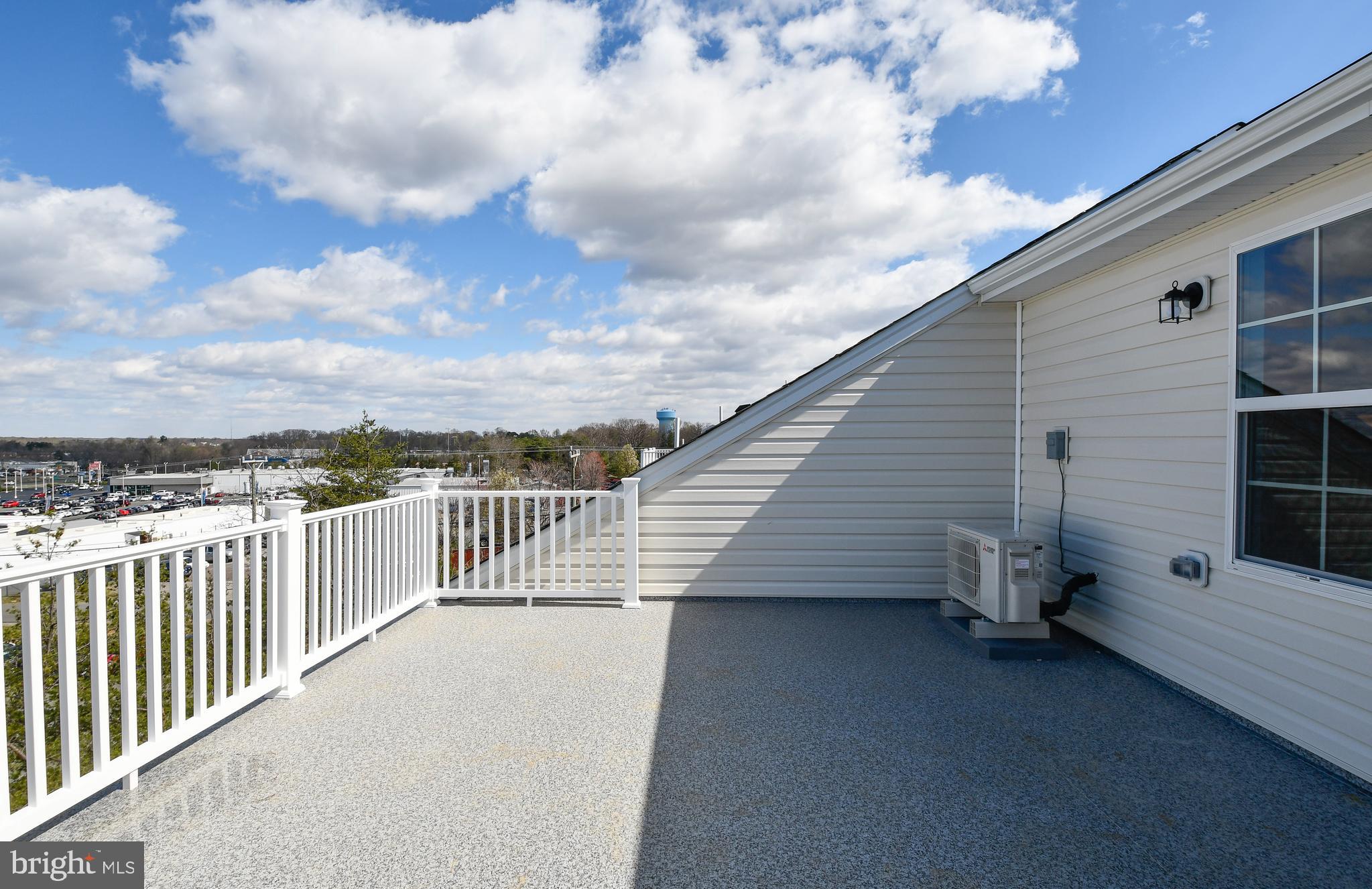 ROSELAND TOWNHOMES - Residential Lease