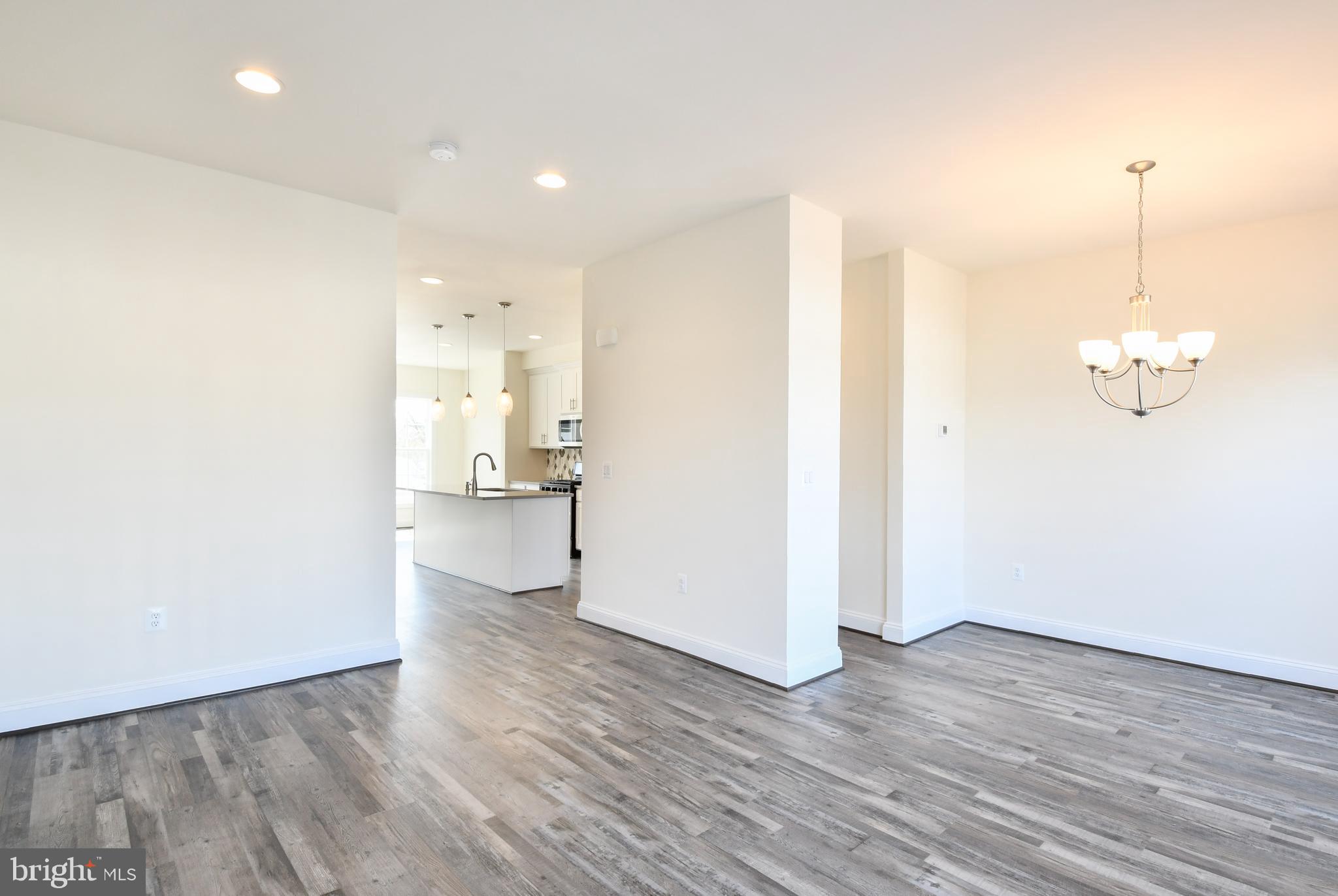 ROSELAND TOWNHOMES - Residential Lease