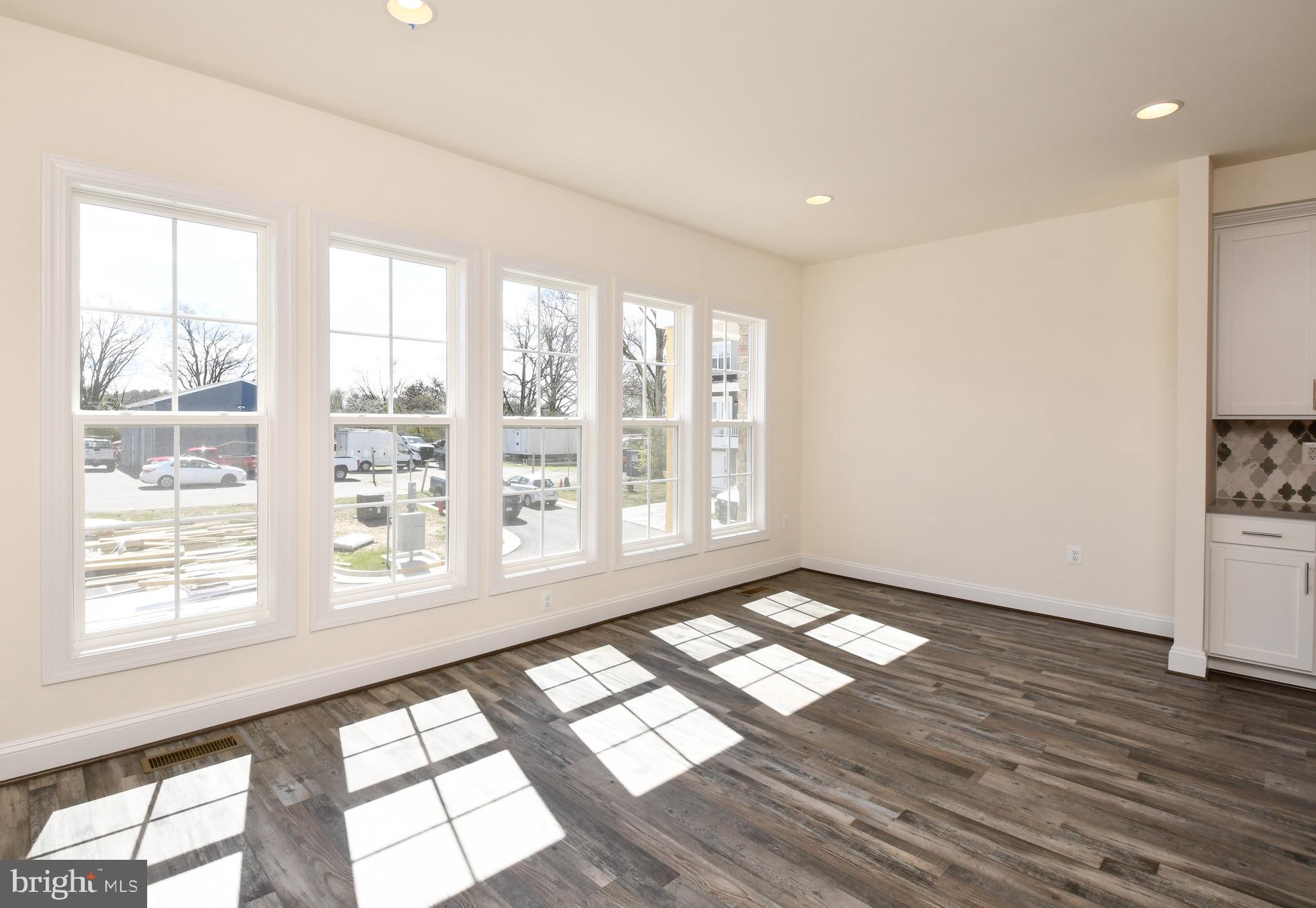 ROSELAND TOWNHOMES - Residential Lease