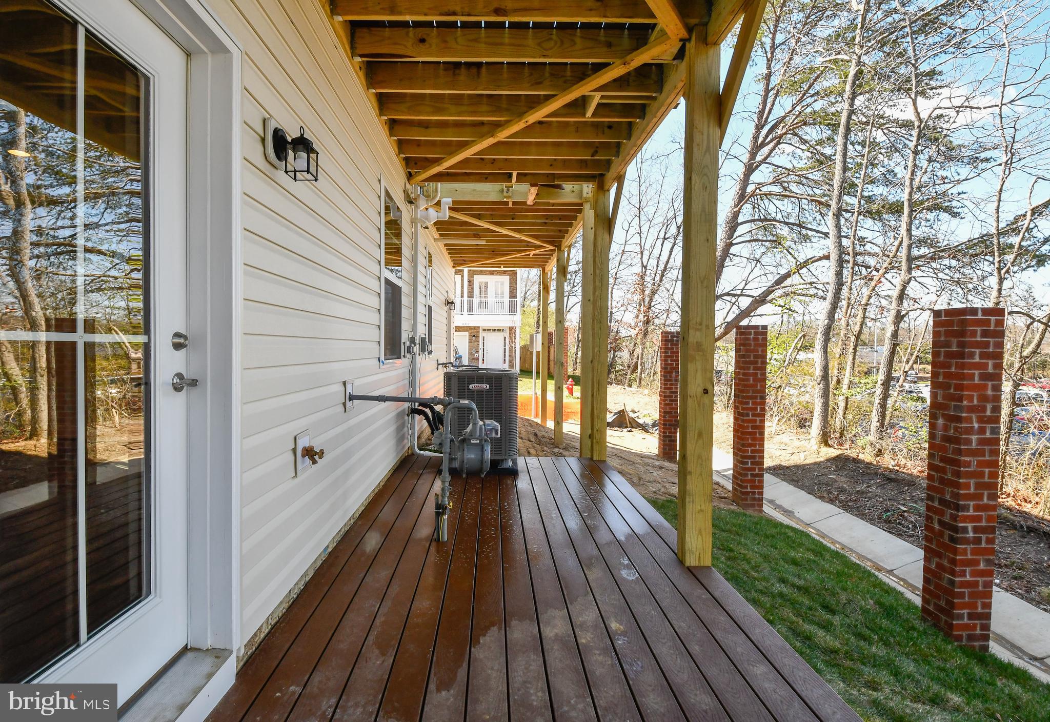 ROSELAND TOWNHOMES - Residential Lease