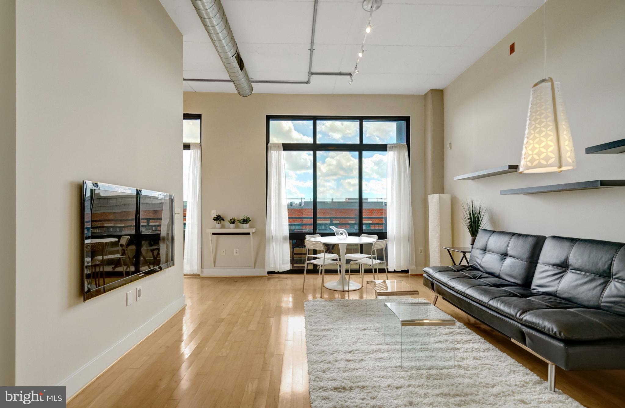 520 JOHN CARLYLE STREET 430