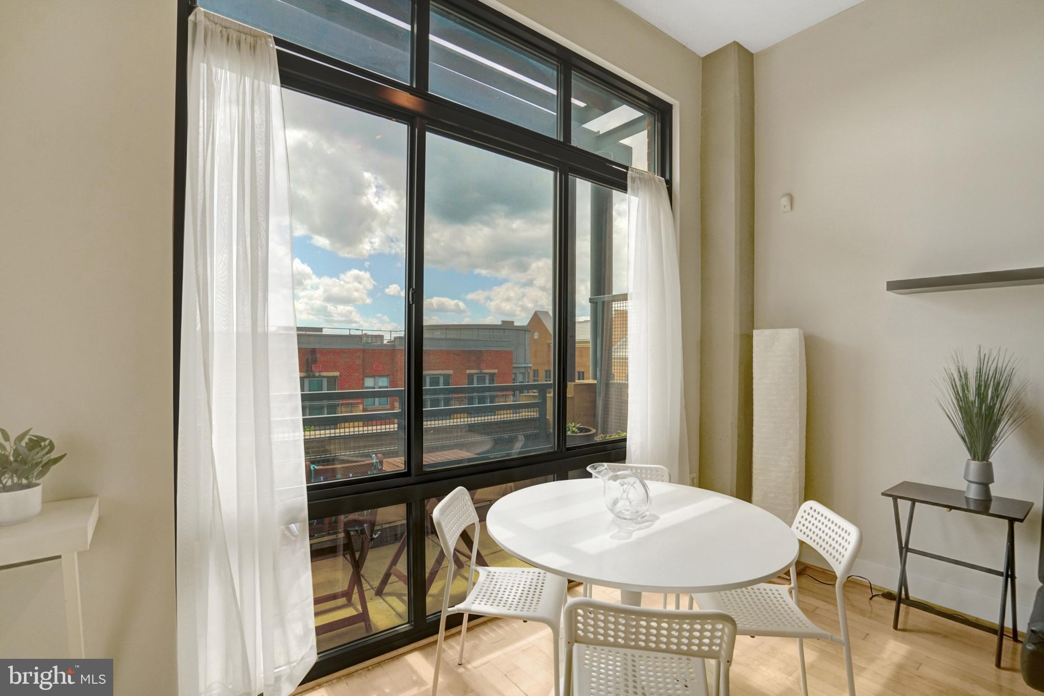 520 JOHN CARLYLE STREET 430