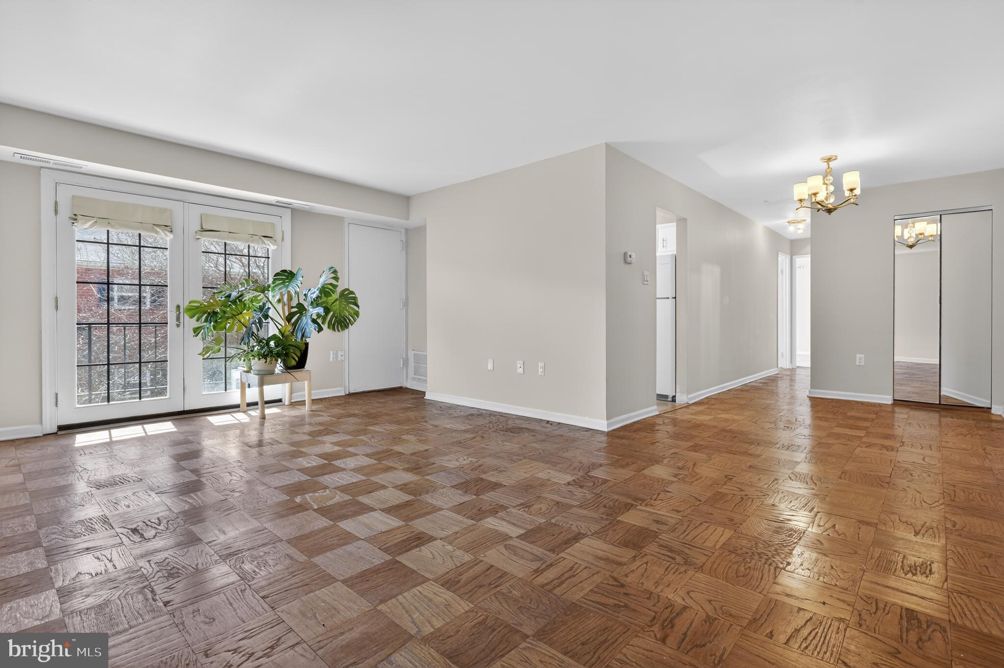 MAYFLOWER SQUARE - Residential