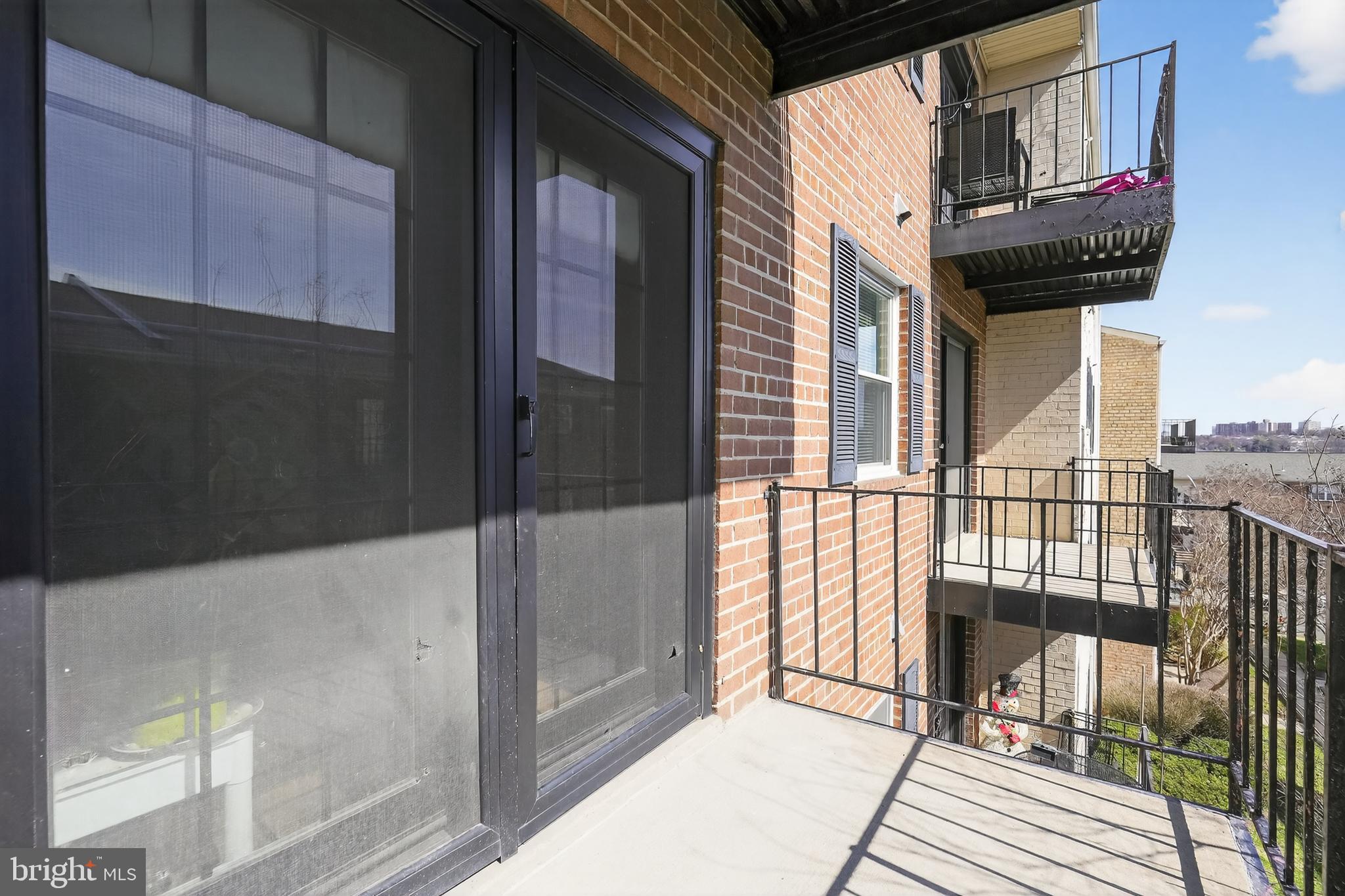 MAYFLOWER SQUARE - Residential